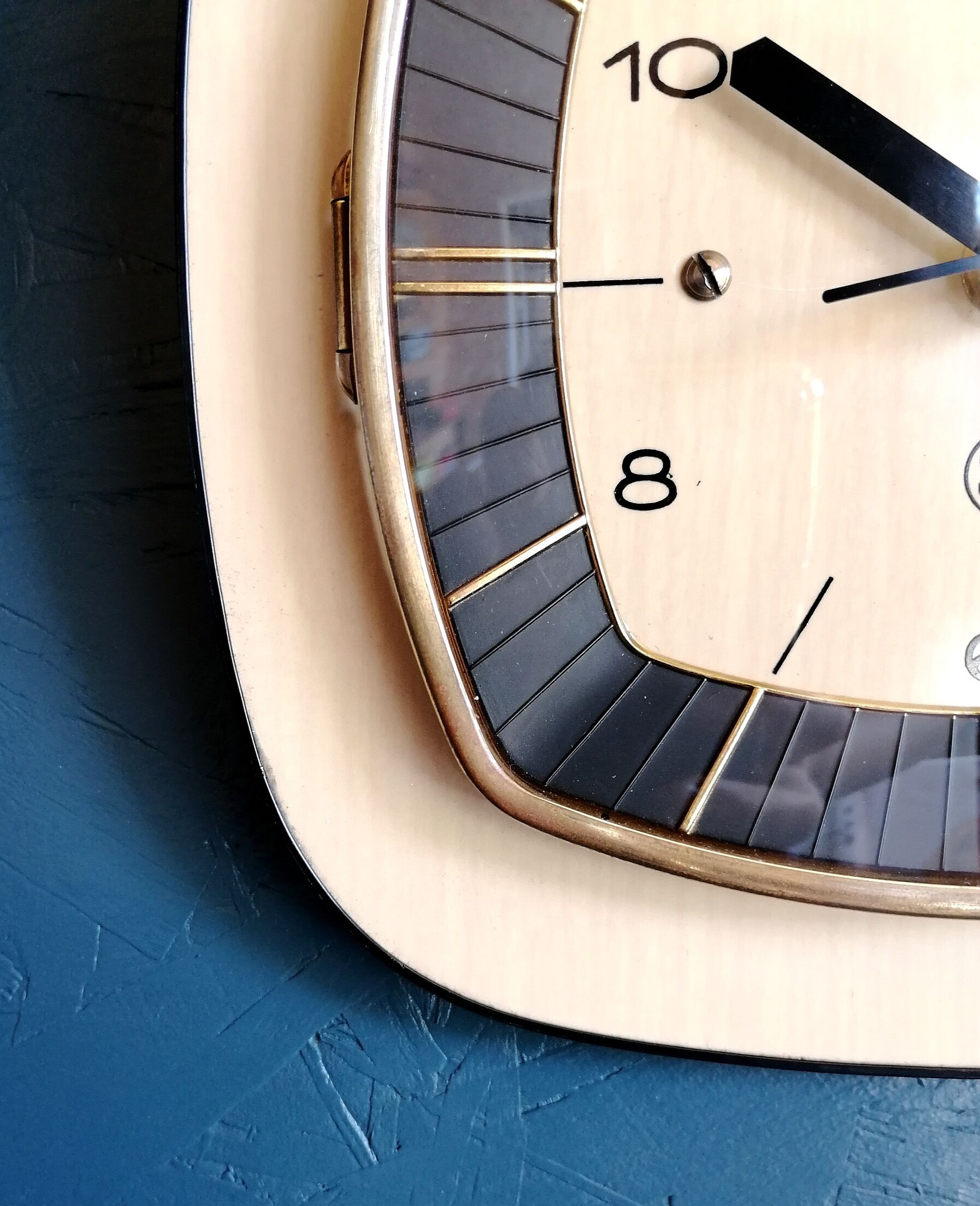 Vintage clock wall clock silent square "SMI Beige Black"