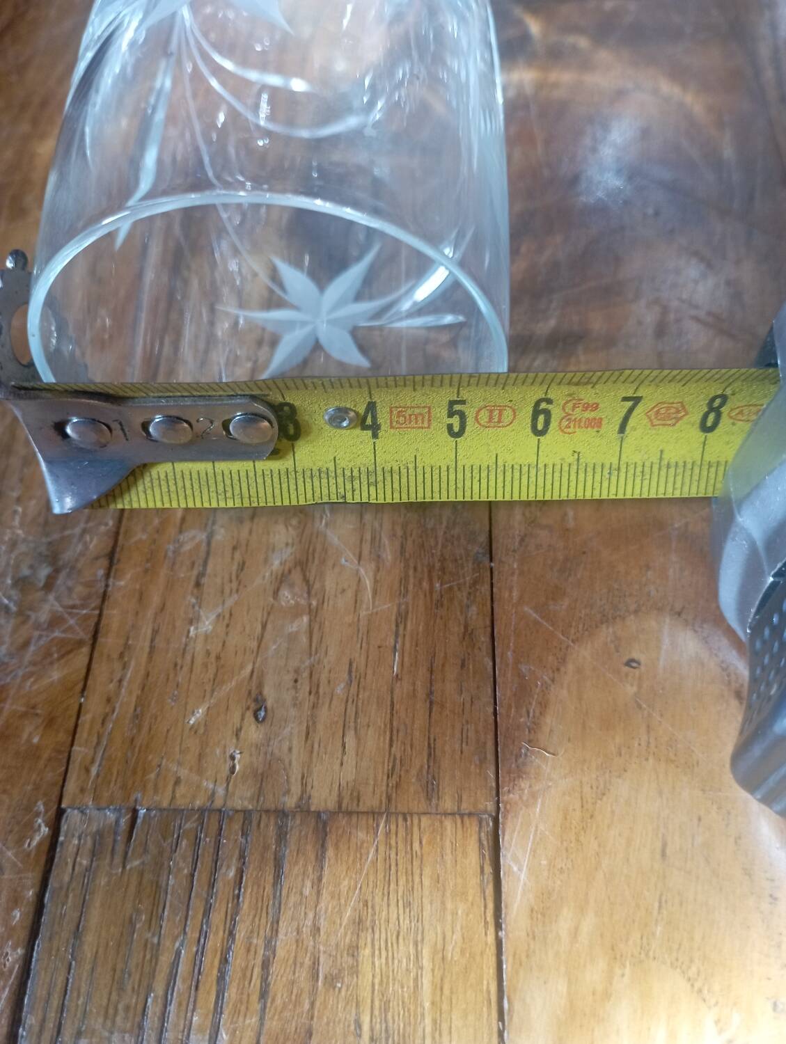 6 hand-cut crystal champagne flutes