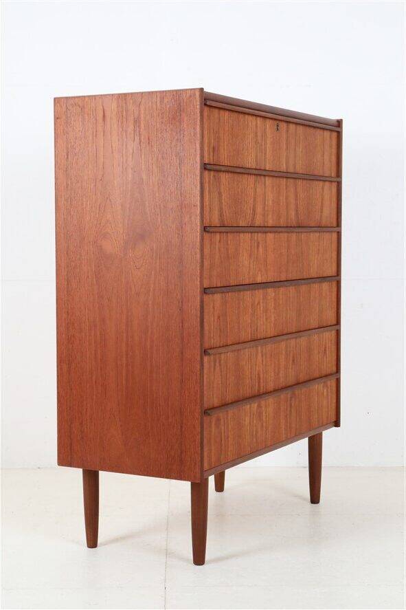 Restored Hanbjerg Møbelfabrik 'Tallboy' teak chest of drawers / Mid-century Danish modern design / 1960s