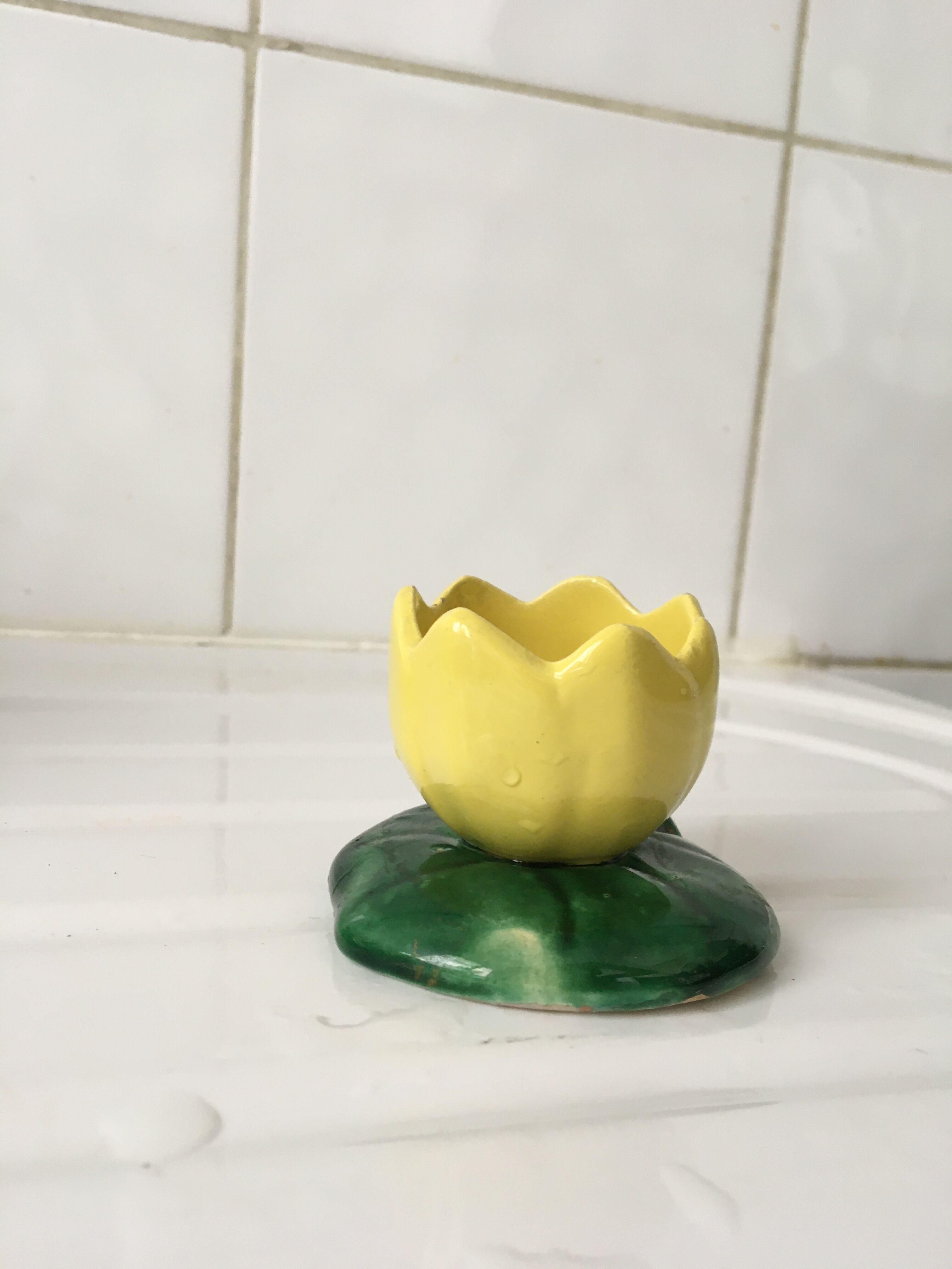 Ceramic water lily flower popple