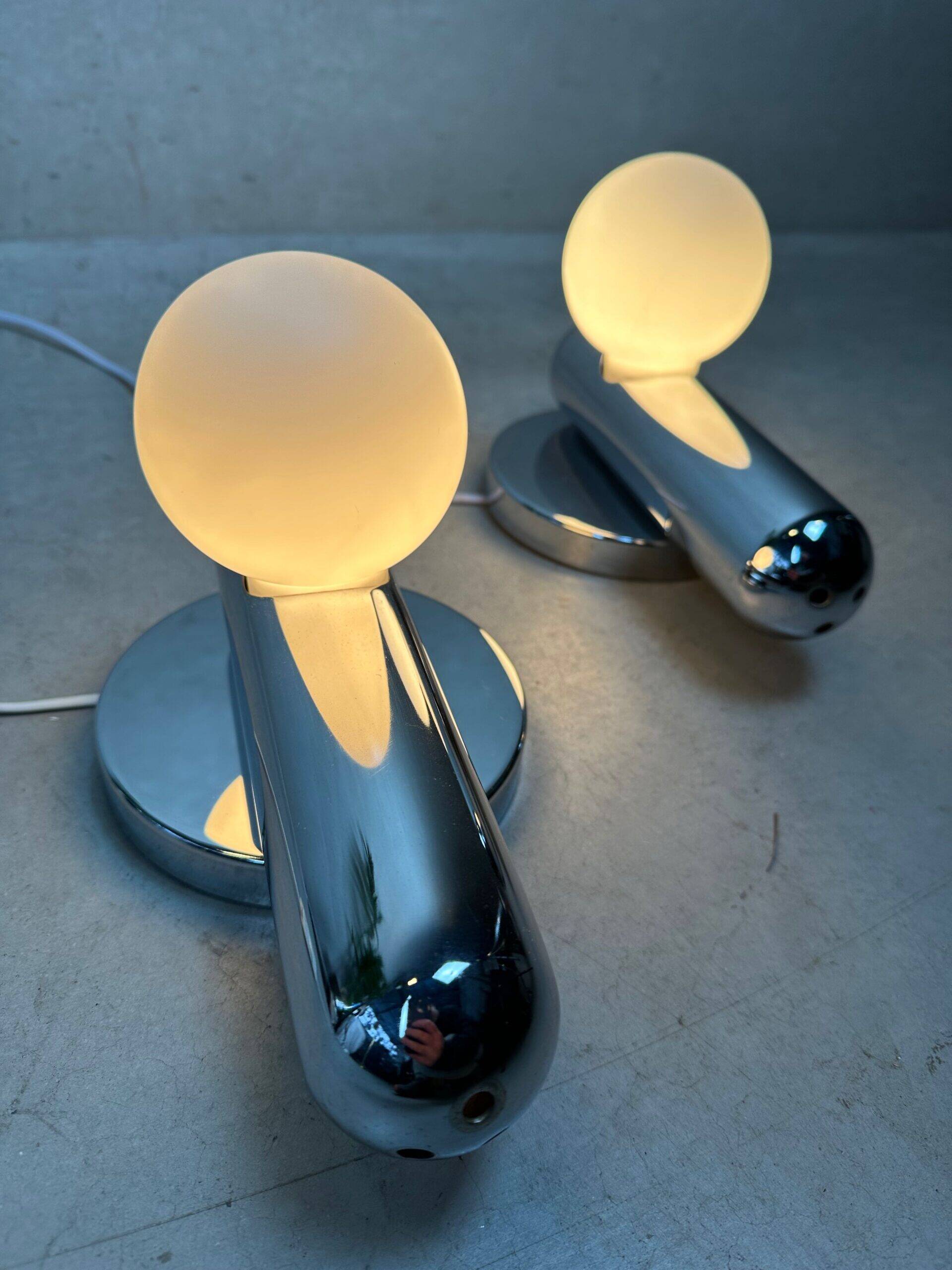 2x vintage design wall lamps – chrome and opaline