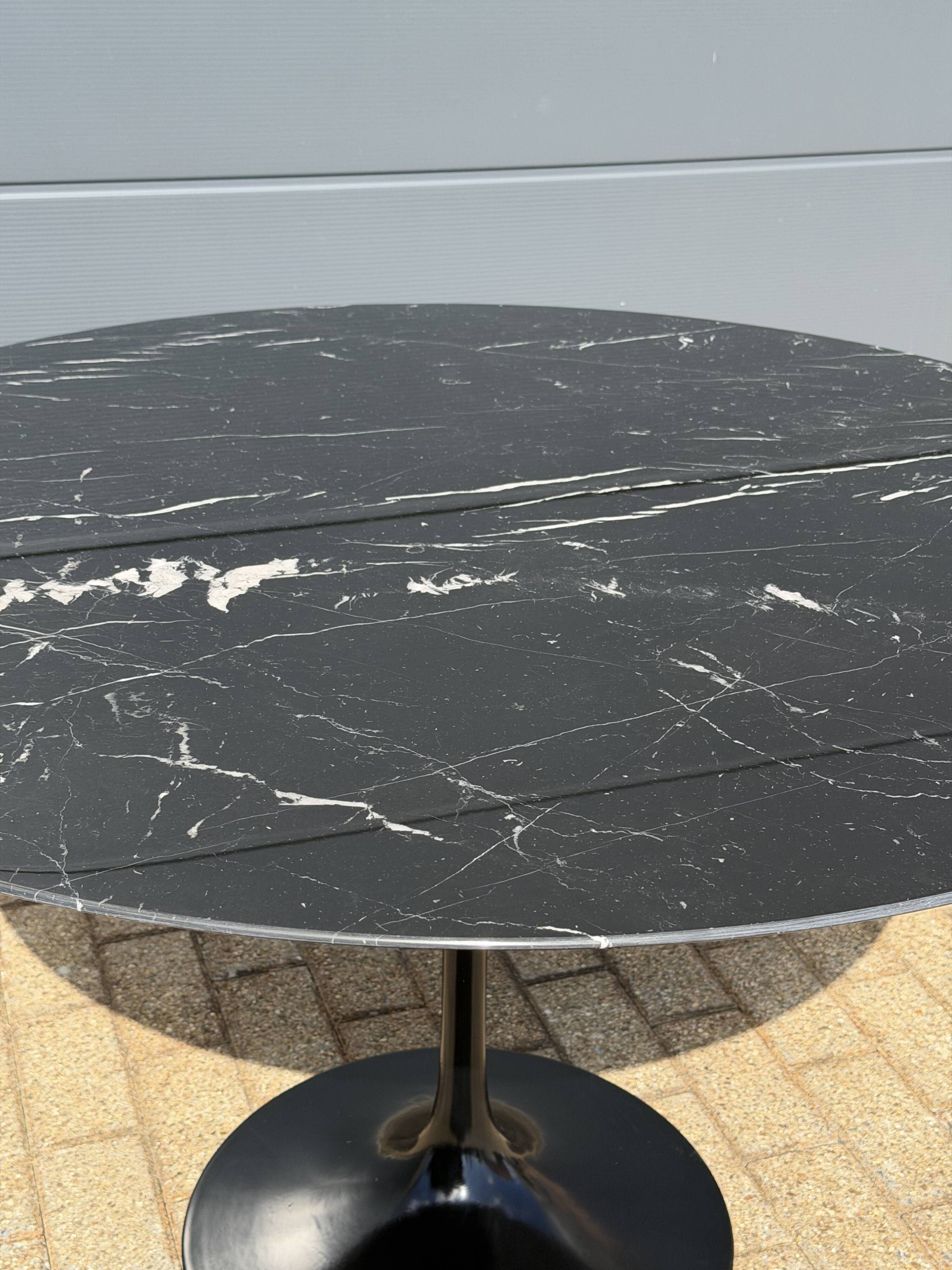 Original Knoll Tulip dining table (120cm) Nero Marquina glossy LIKE NEW!
