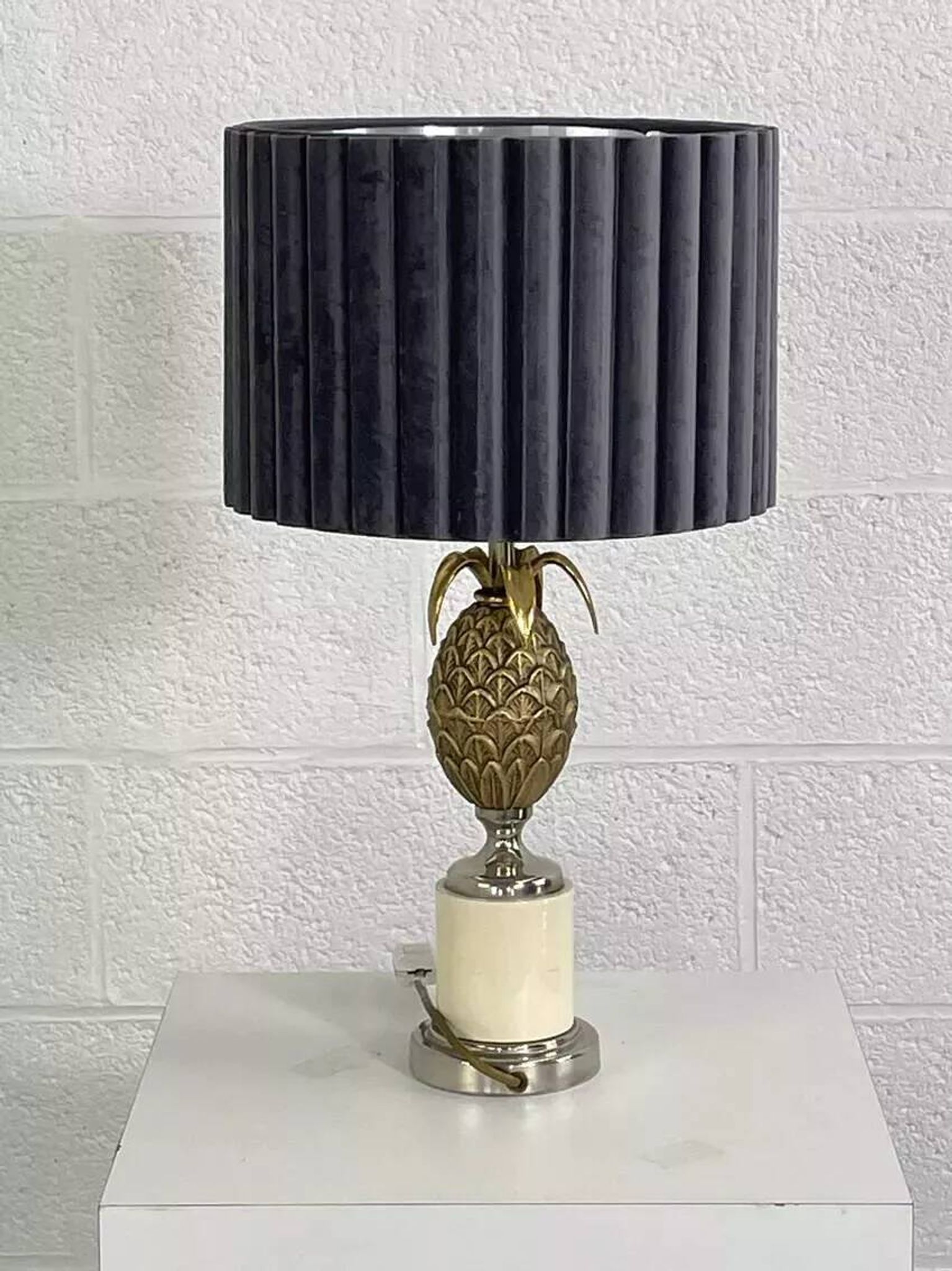 Lampe ananas en laiton vintage