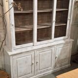 Buffet with 2 glass doors