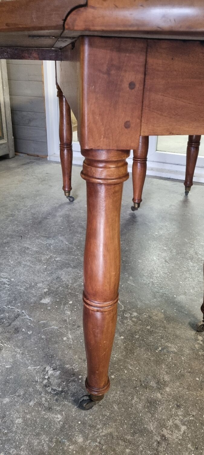 Oval table directorate early 19th