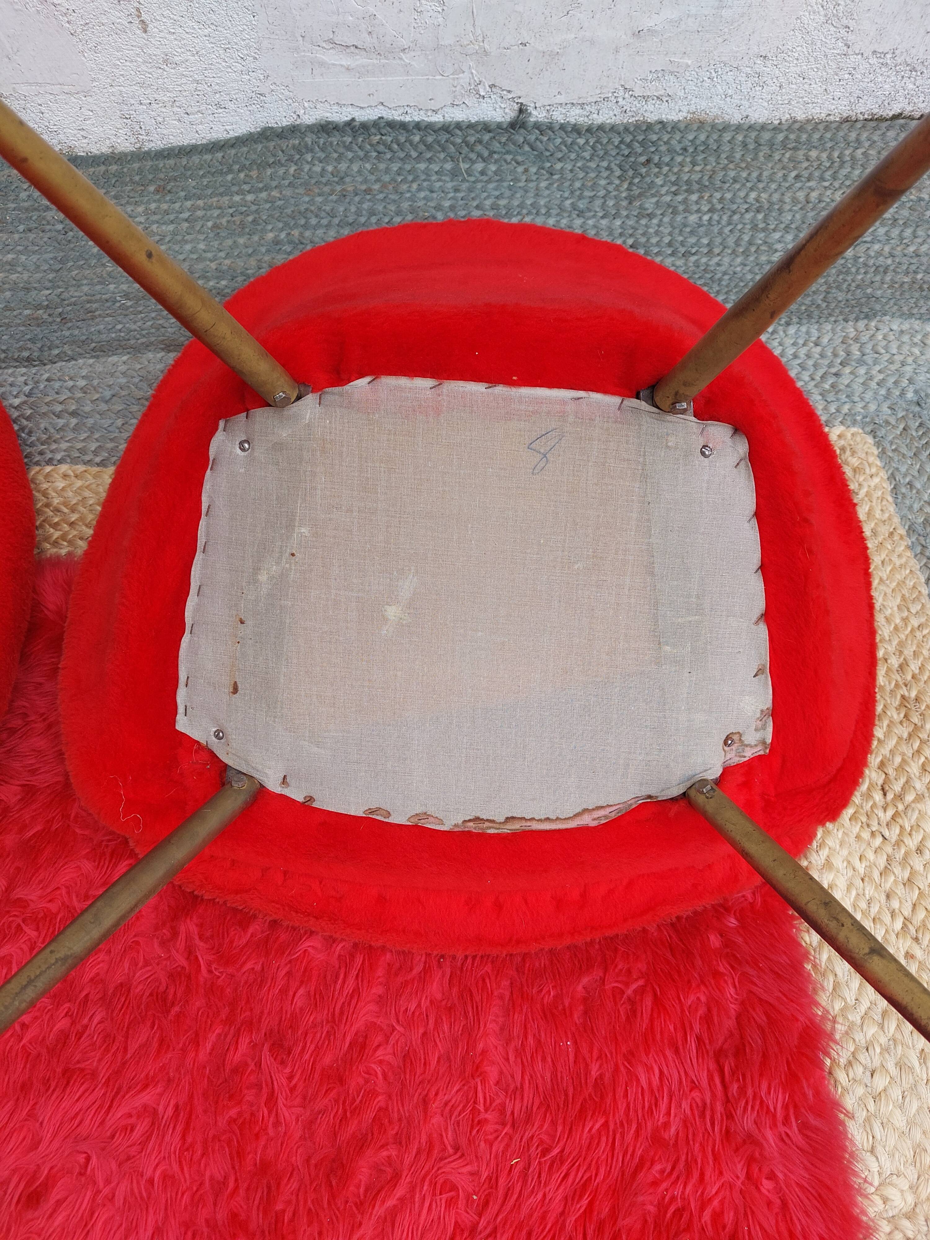 pair of vintage armchairs (red fur)