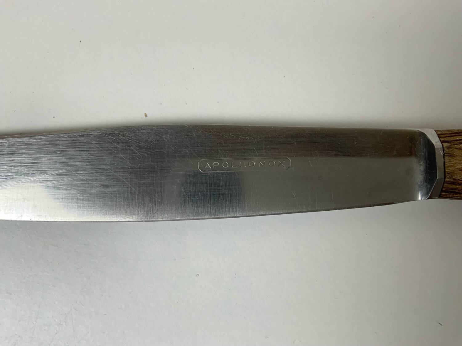 12 wooden handle knives