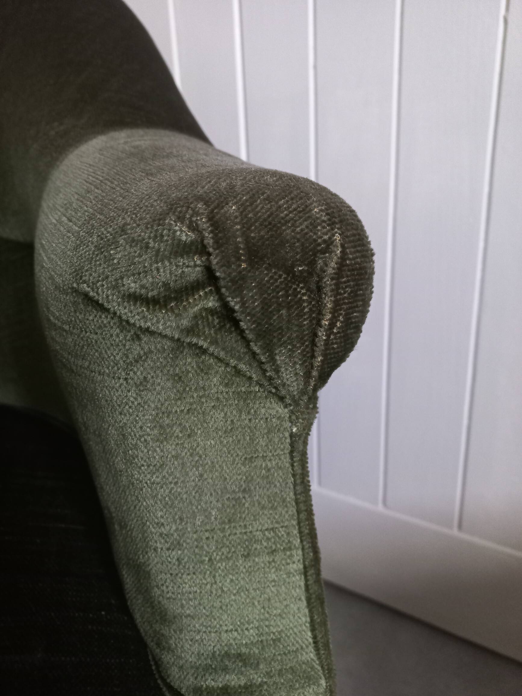 Green velvet toad armchair