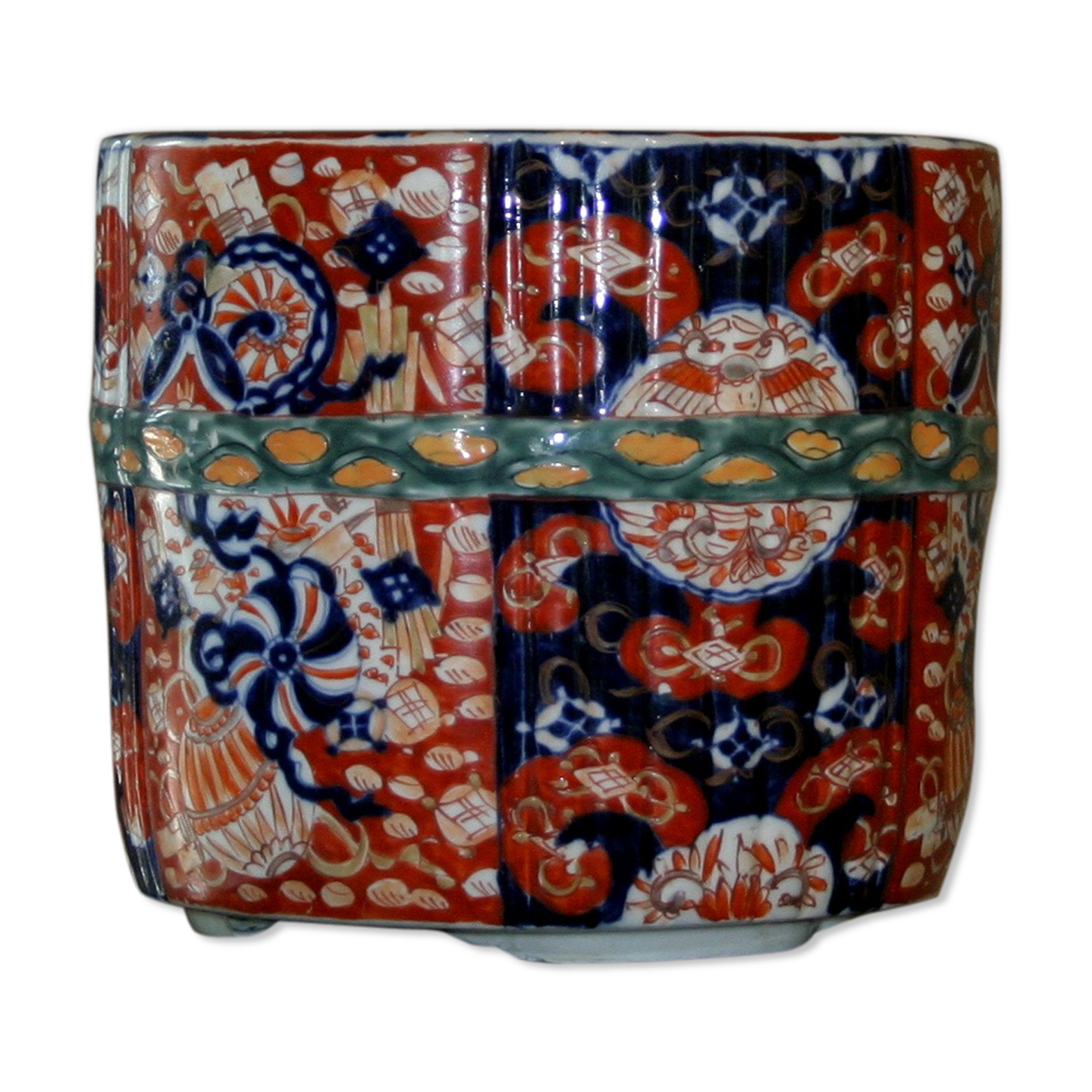 Japanese Imari-style porcelain planter