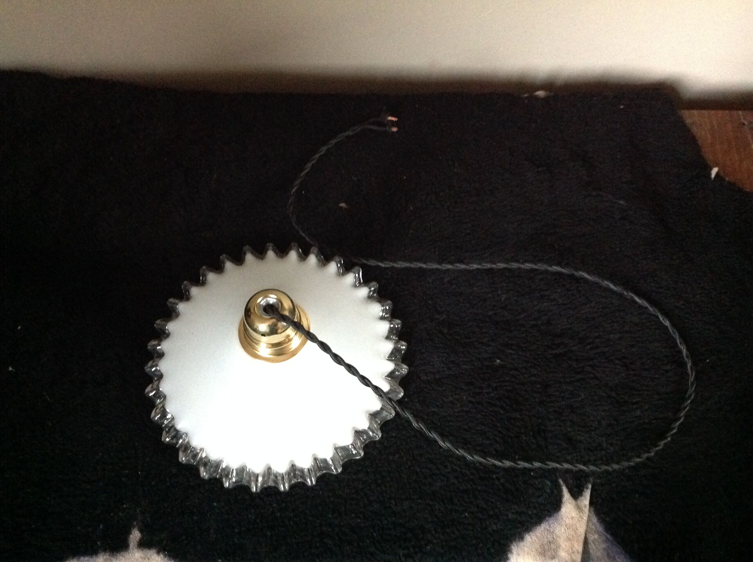 Suspension en opaline blanche