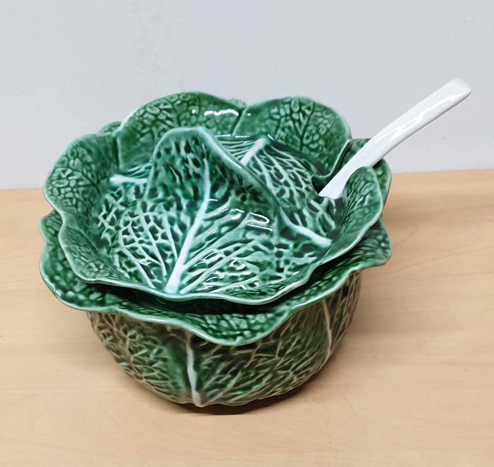 Soupière avec louche