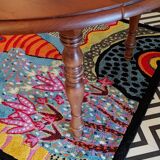 Drop-leaf table with extensions