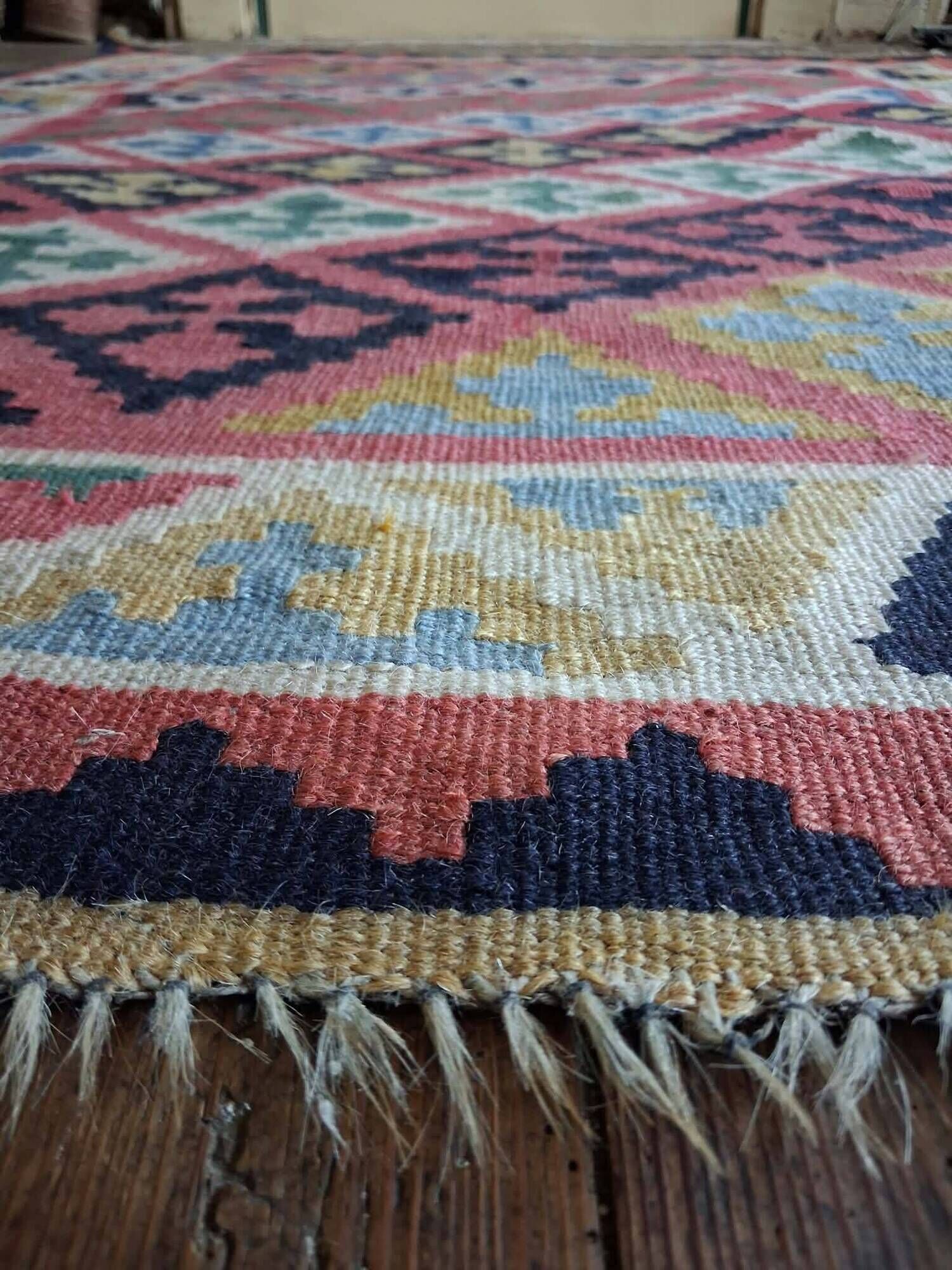 Handmade Persian Qashqai rug 180x135cm