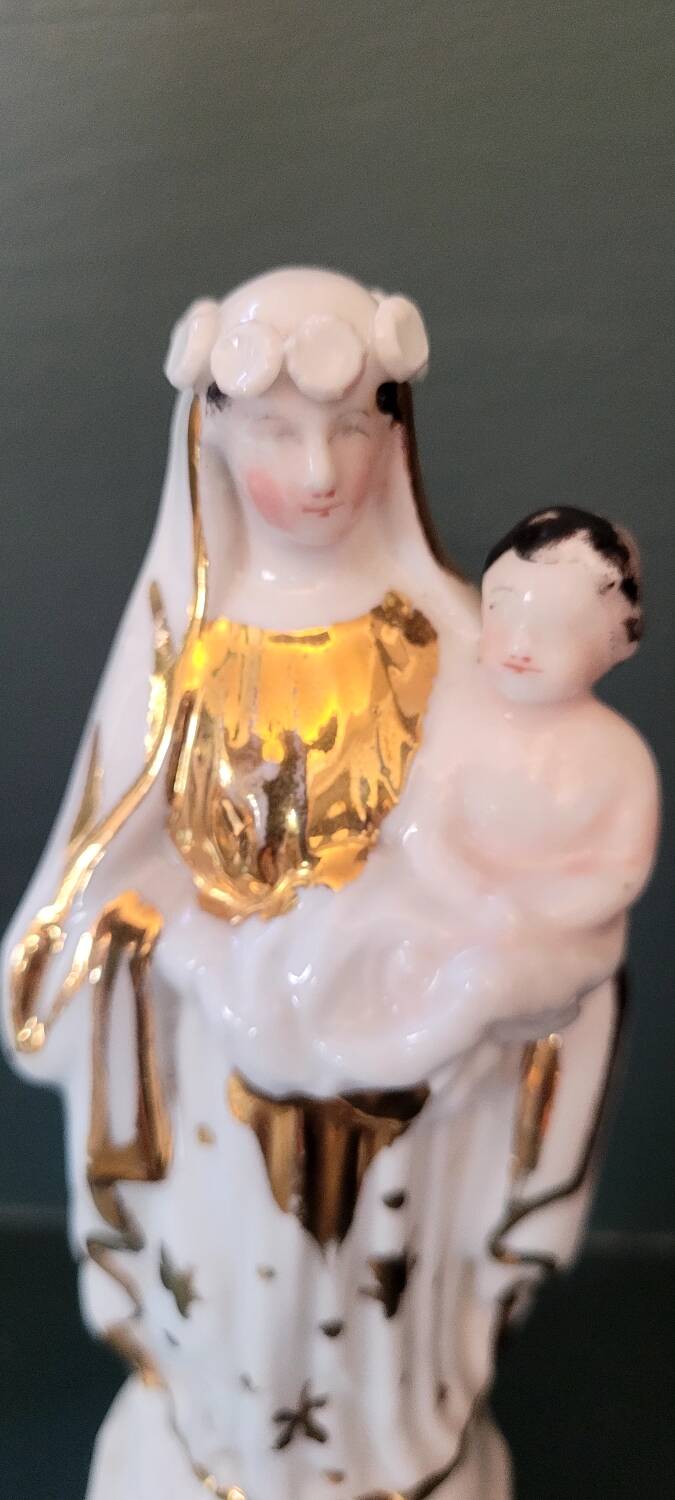 Virgin and Child + small vase. Gilded with fine gold