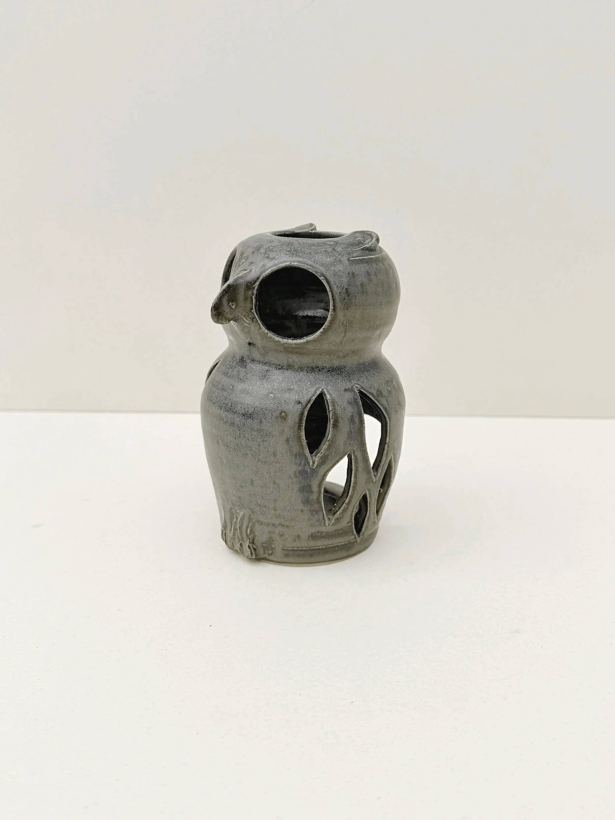 Photophore "chouette" en céramique, signé