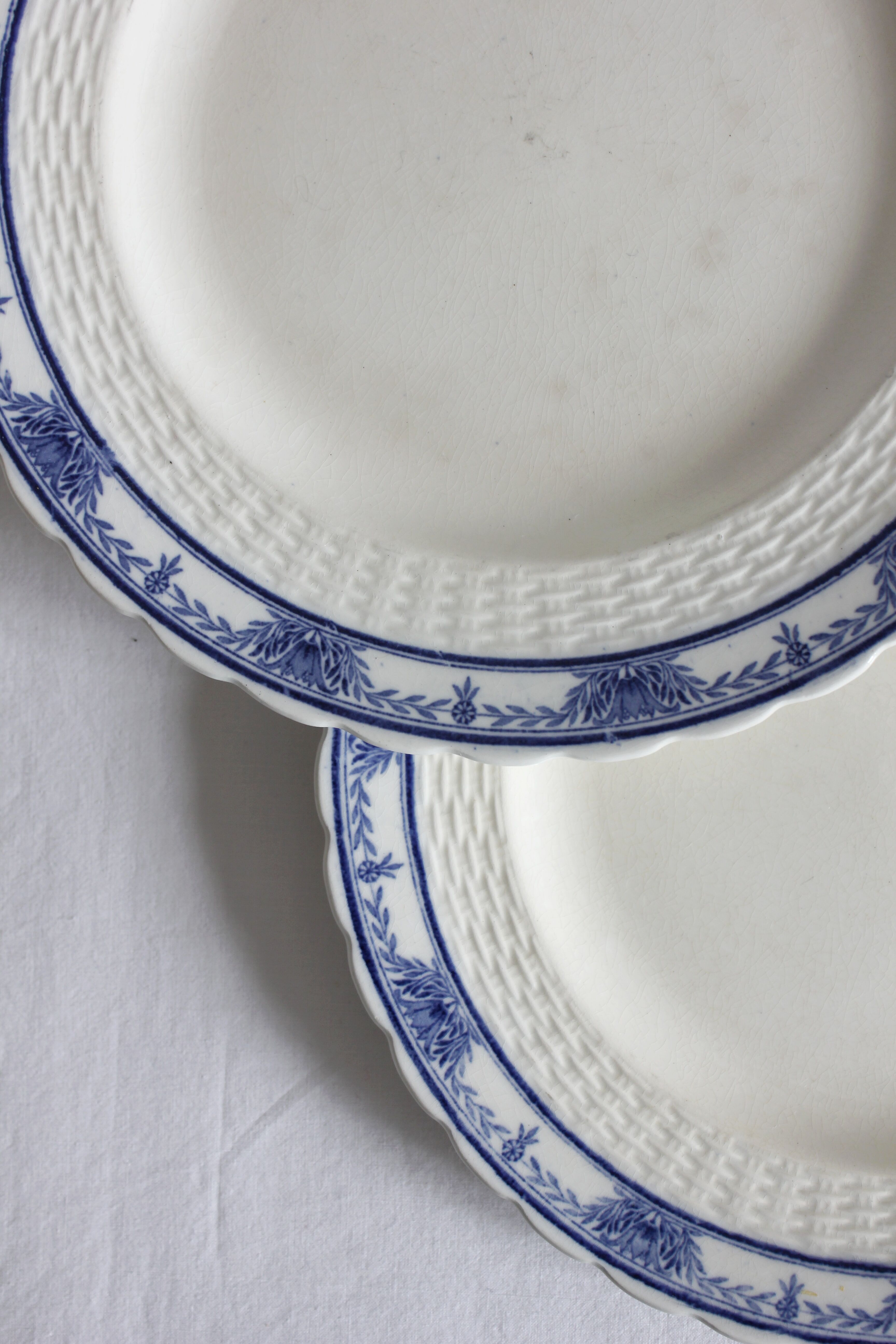 3 Mintons "Greenore" ironstone dinner plates