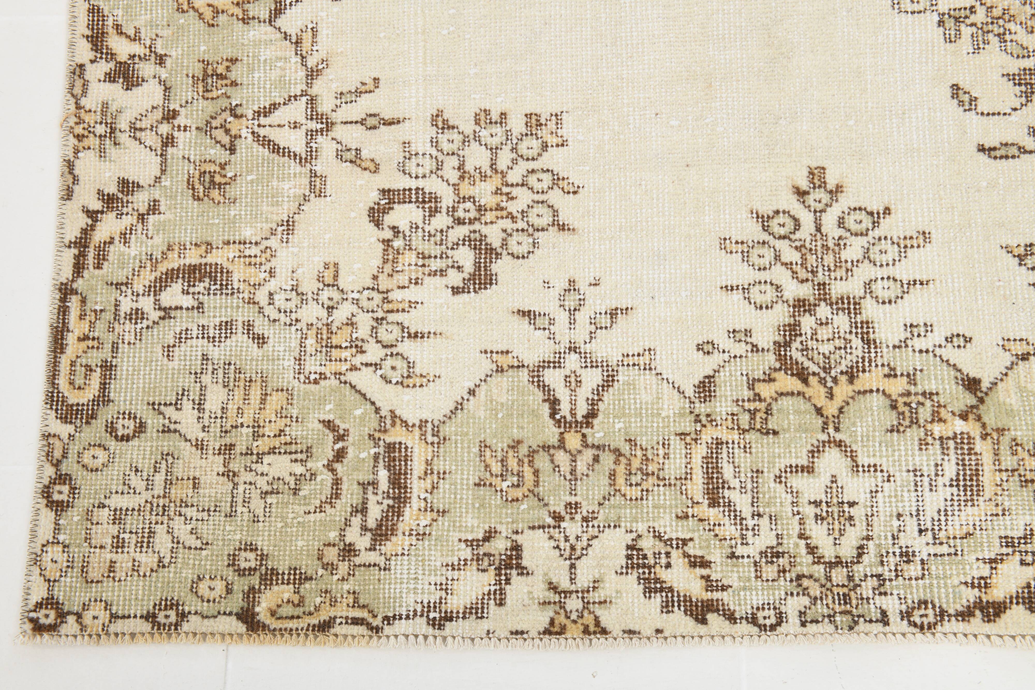 6x9 Ft Ecru-cream vintage rug, Floral design cream and brown rug.