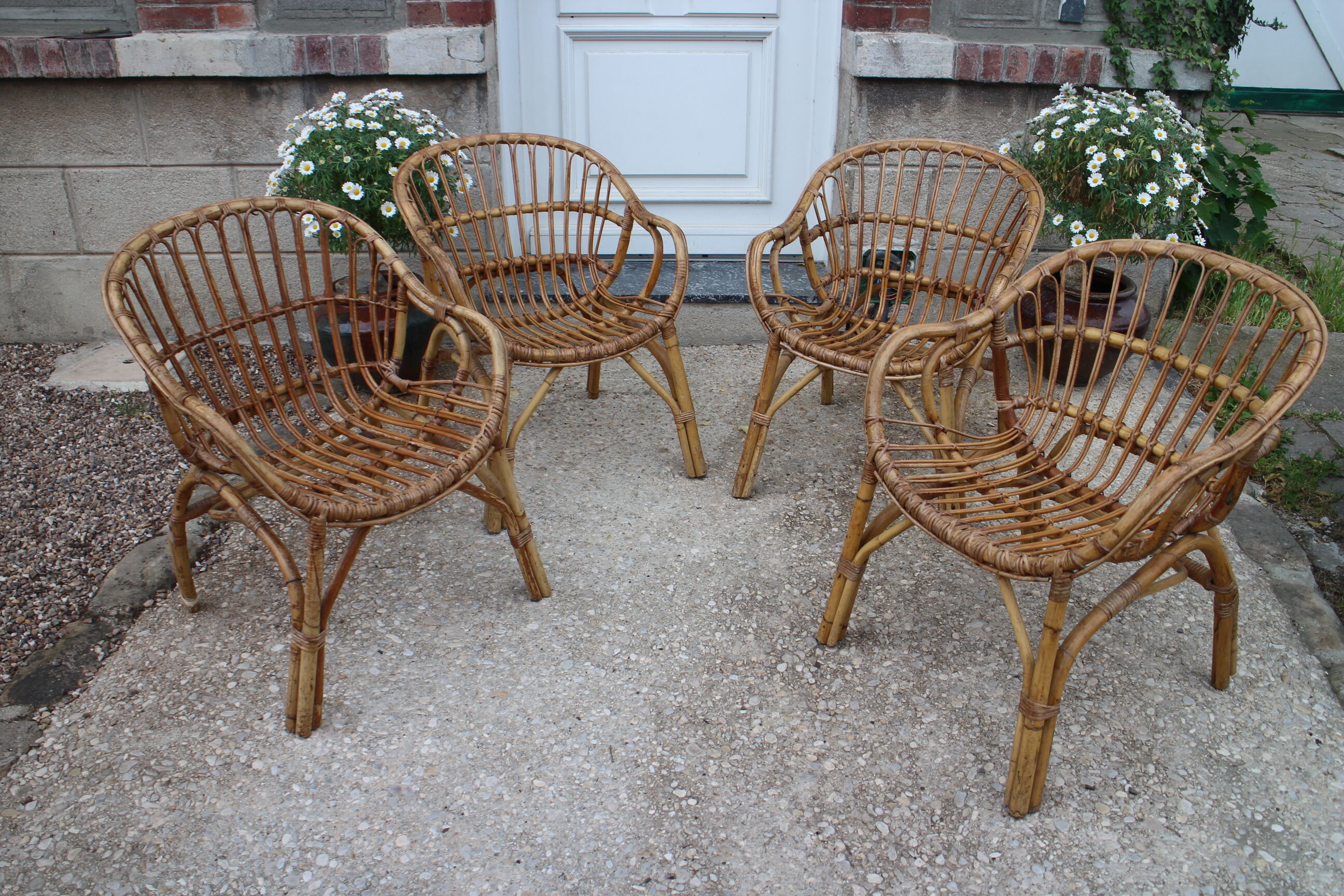 4 rattan basket chairs