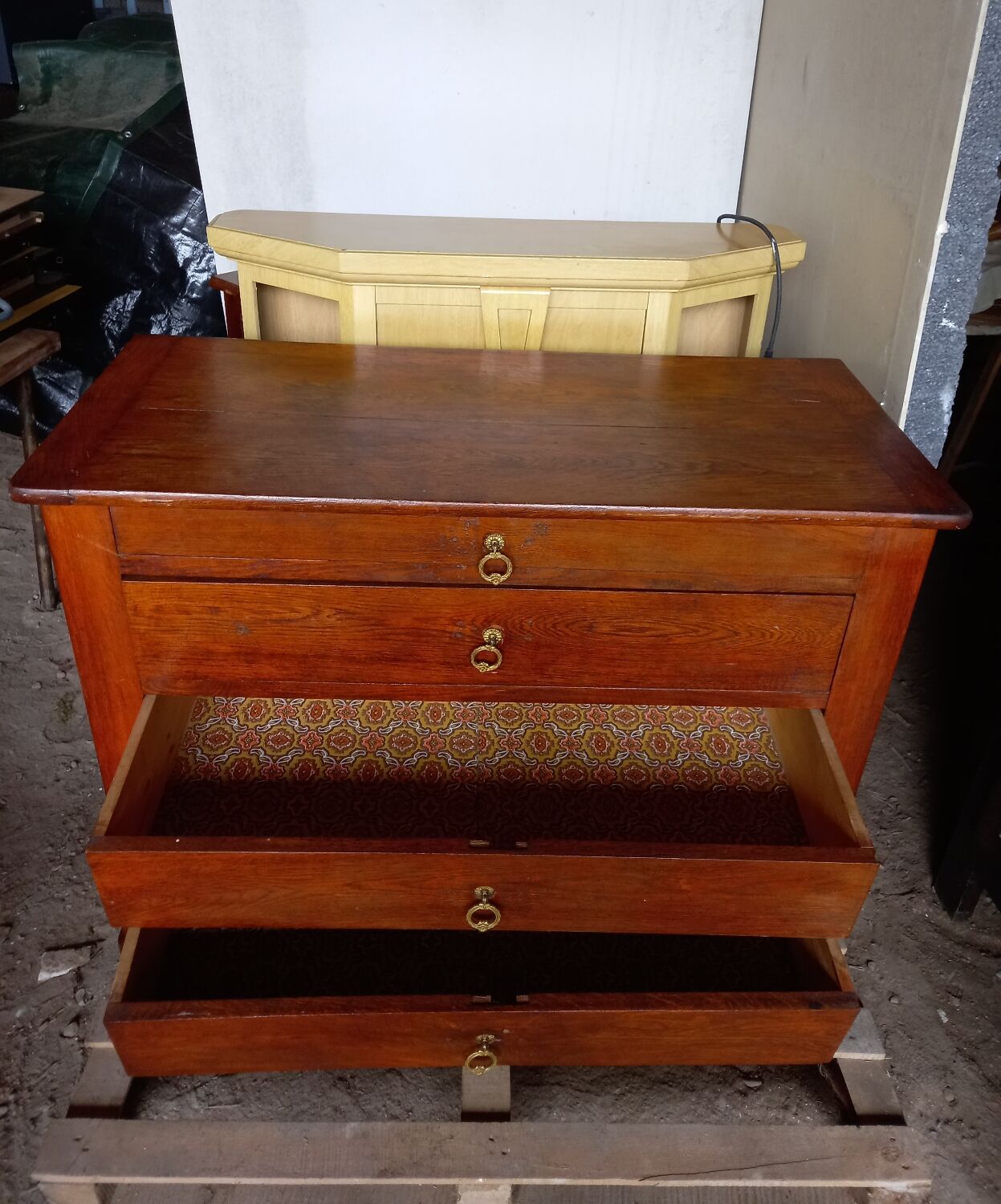 Antique wooden chest of drawers