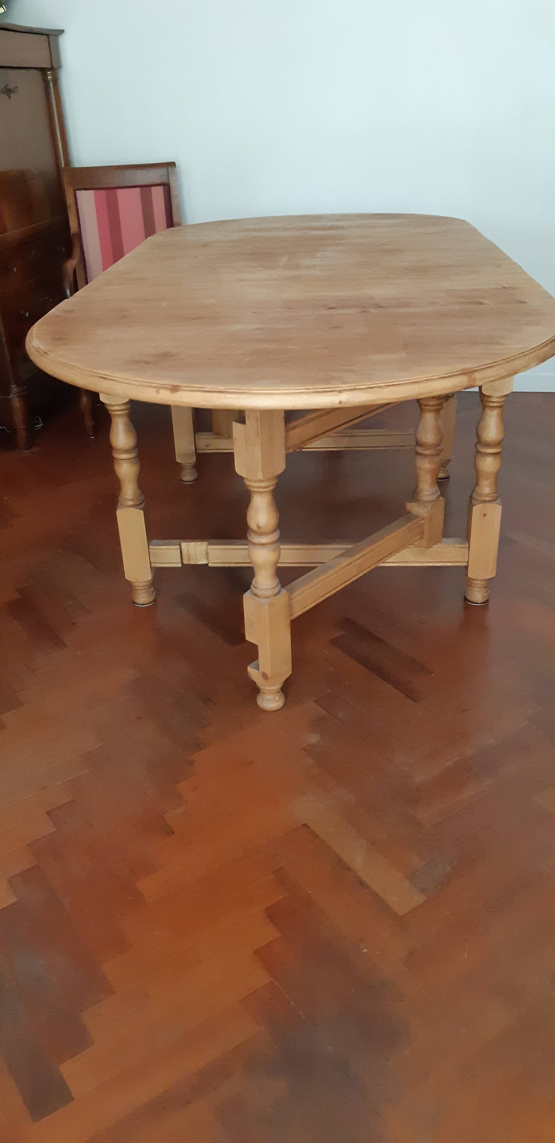 Cateleg table