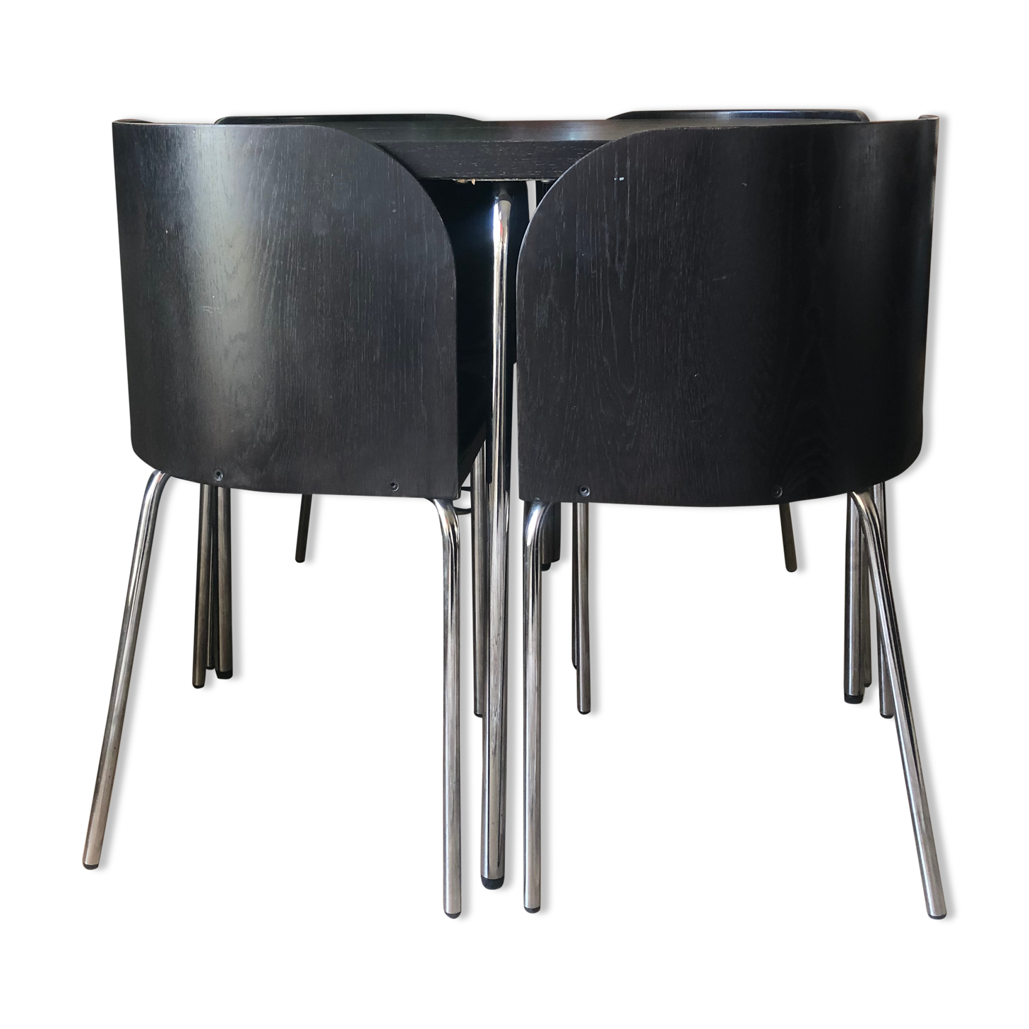 Built-in table and chairs