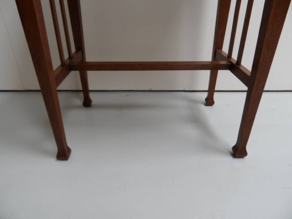 Table d'appoint en chêne ancien