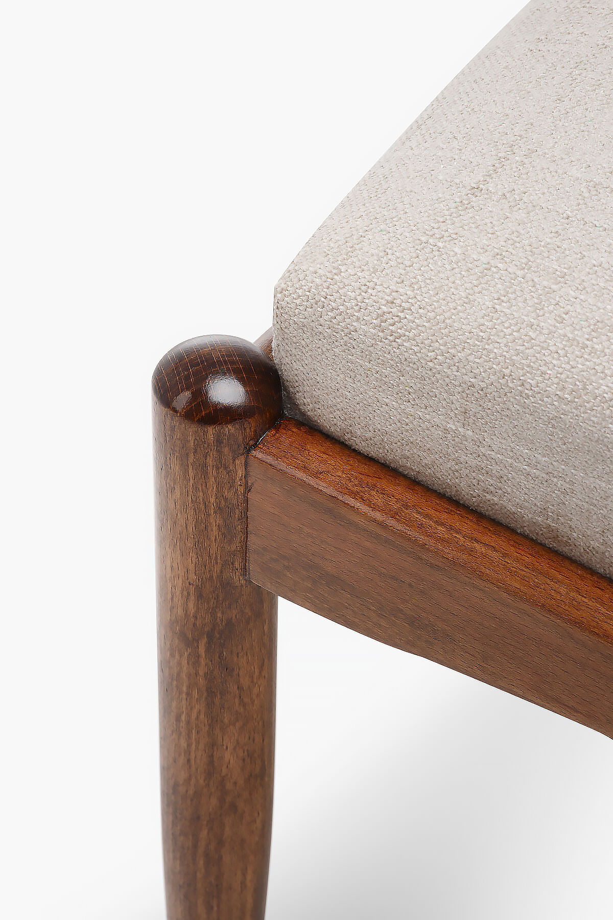 Set of 2 GFM-64 armchairs with footstool