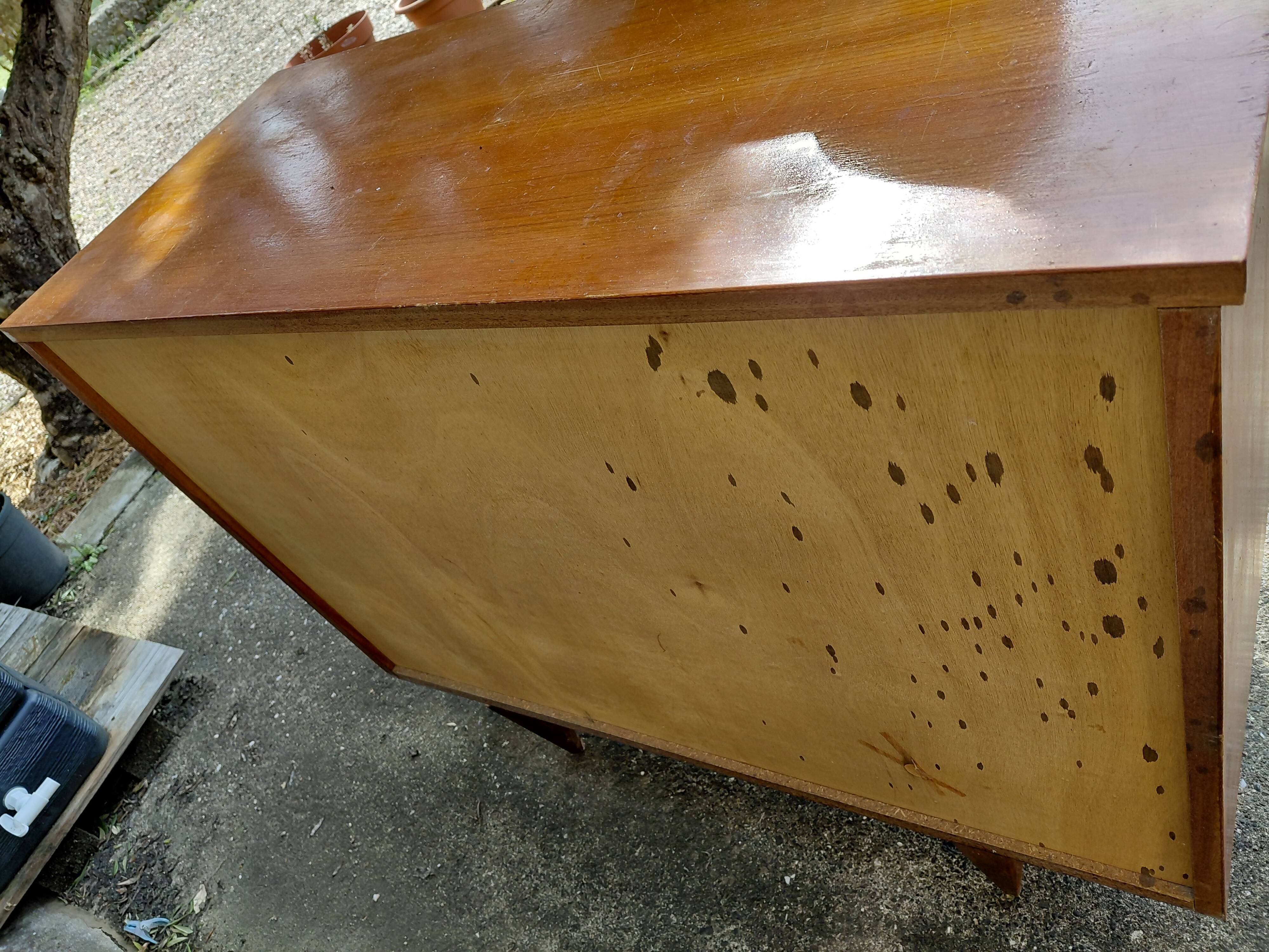 Compass leg chest of drawers