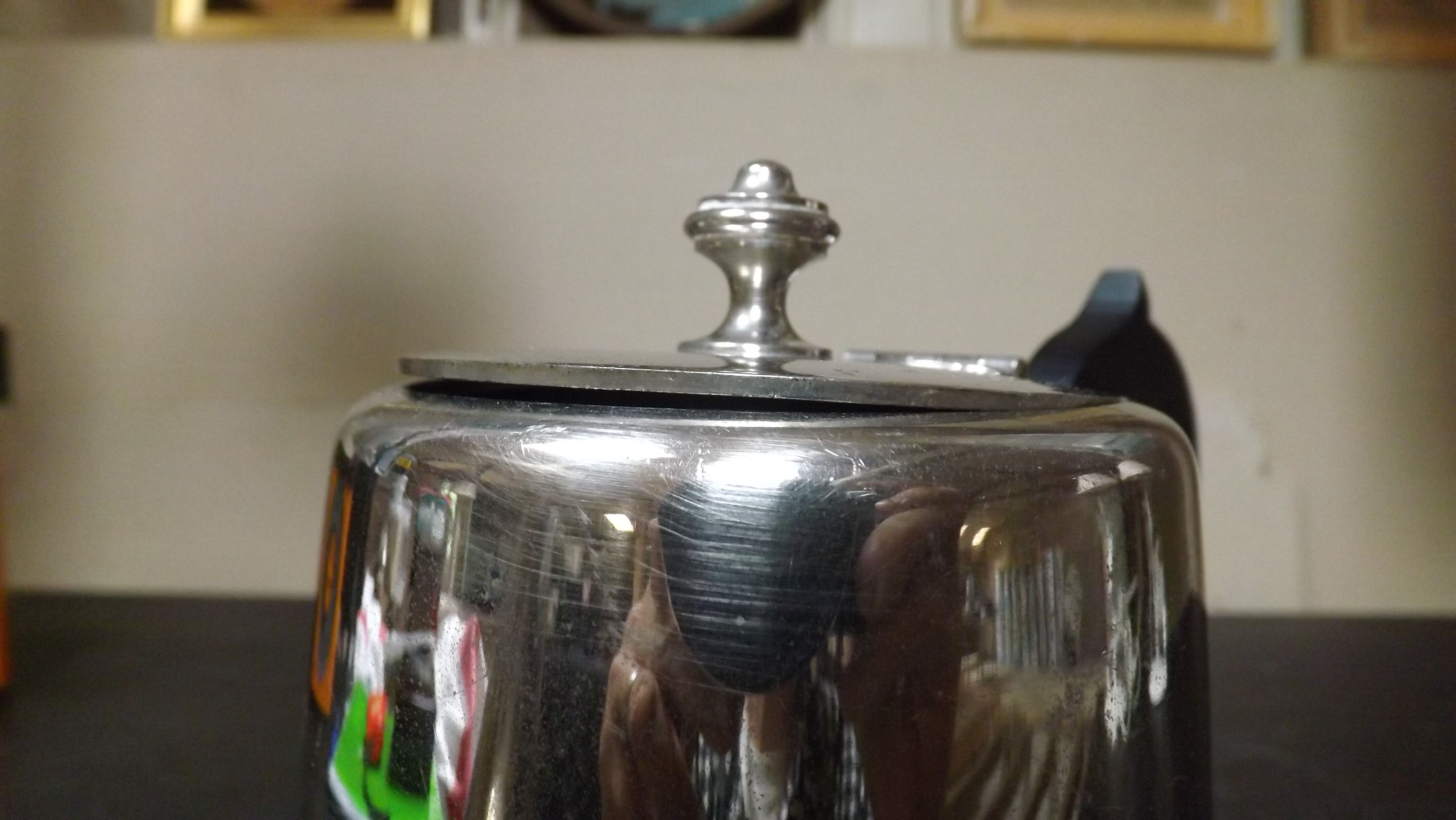 Metal pouring coffee maker