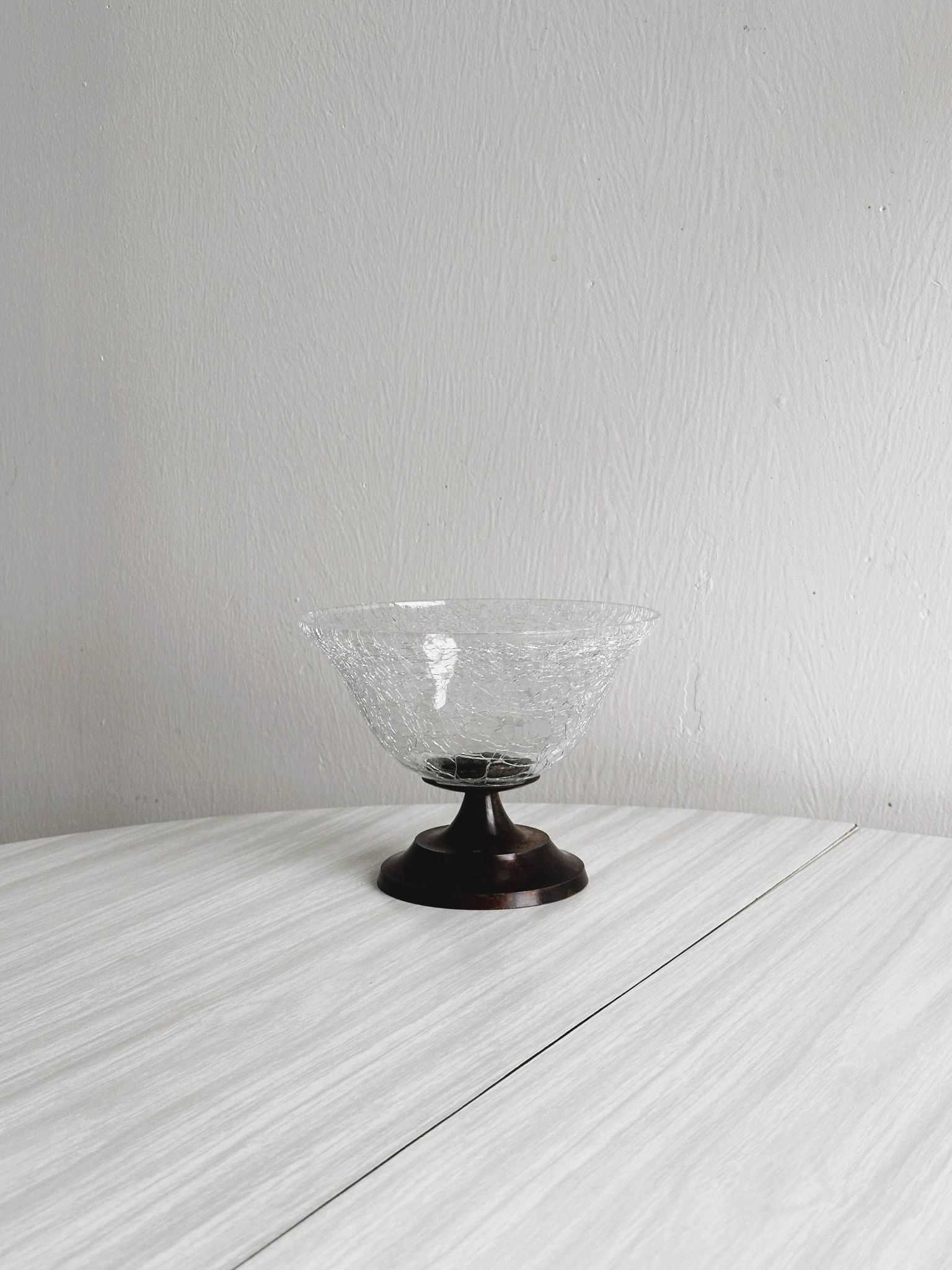 Small footed cracked glass bowl