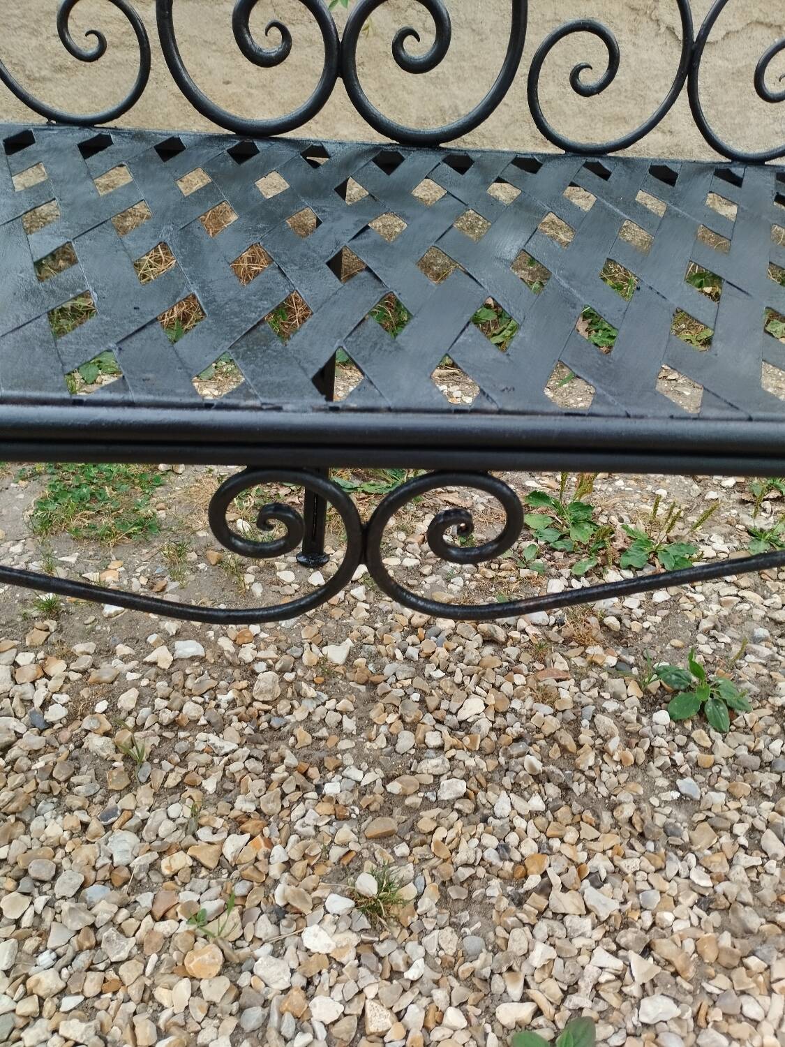 Beau banc de jardin en fer ancien