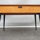 Console serves Singer Scandinavian design 1960