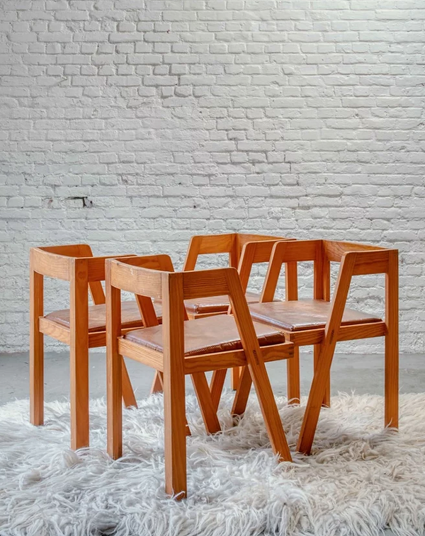 Ensemble de 4 chaises et table avec plateau en formica
