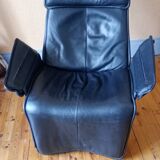 Armchair by designer Hjellegjerde. Contura Zero Gravity model for Modi.
