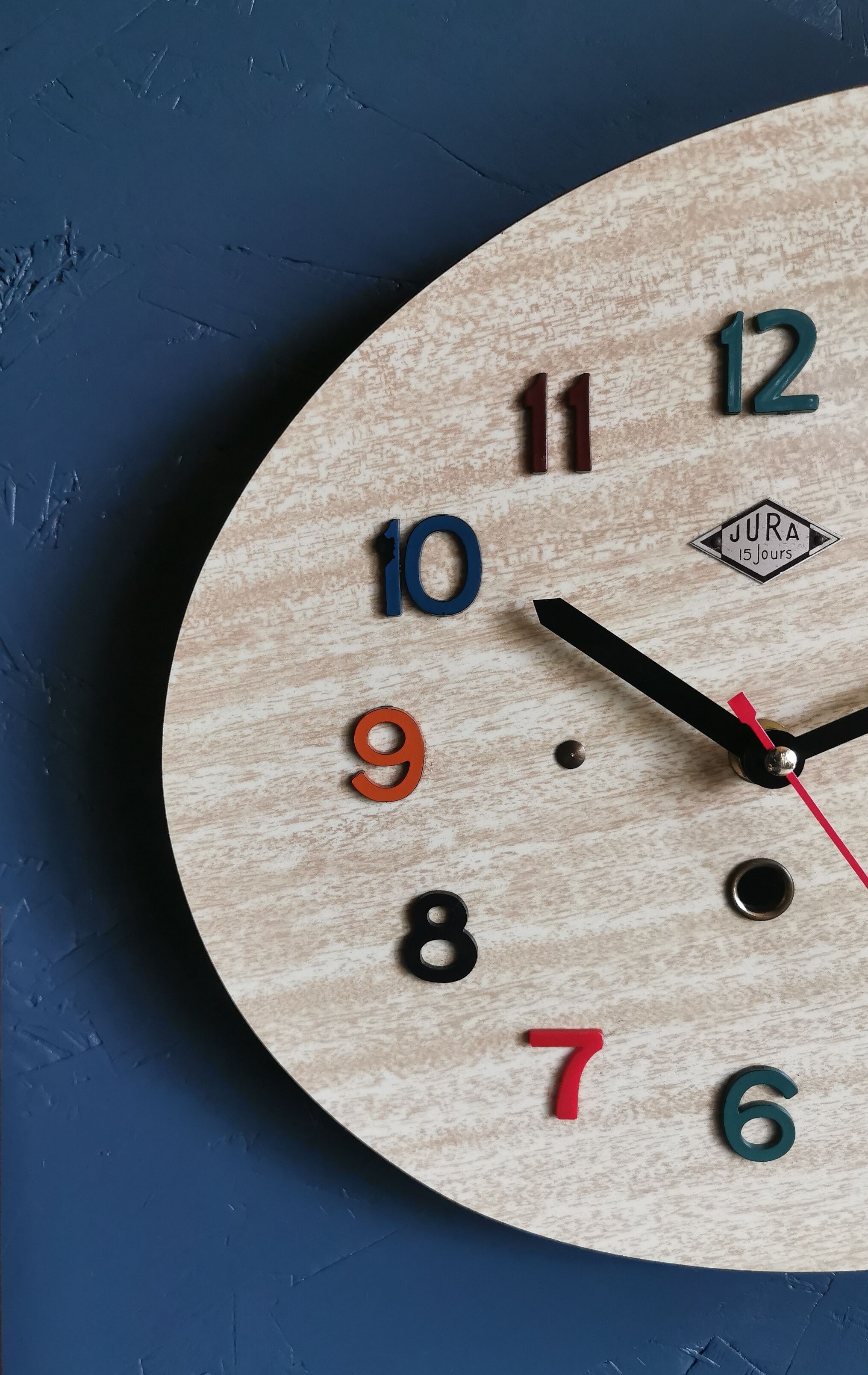 Vintage formica clock silent wall clock painter palette "Jura spruce"