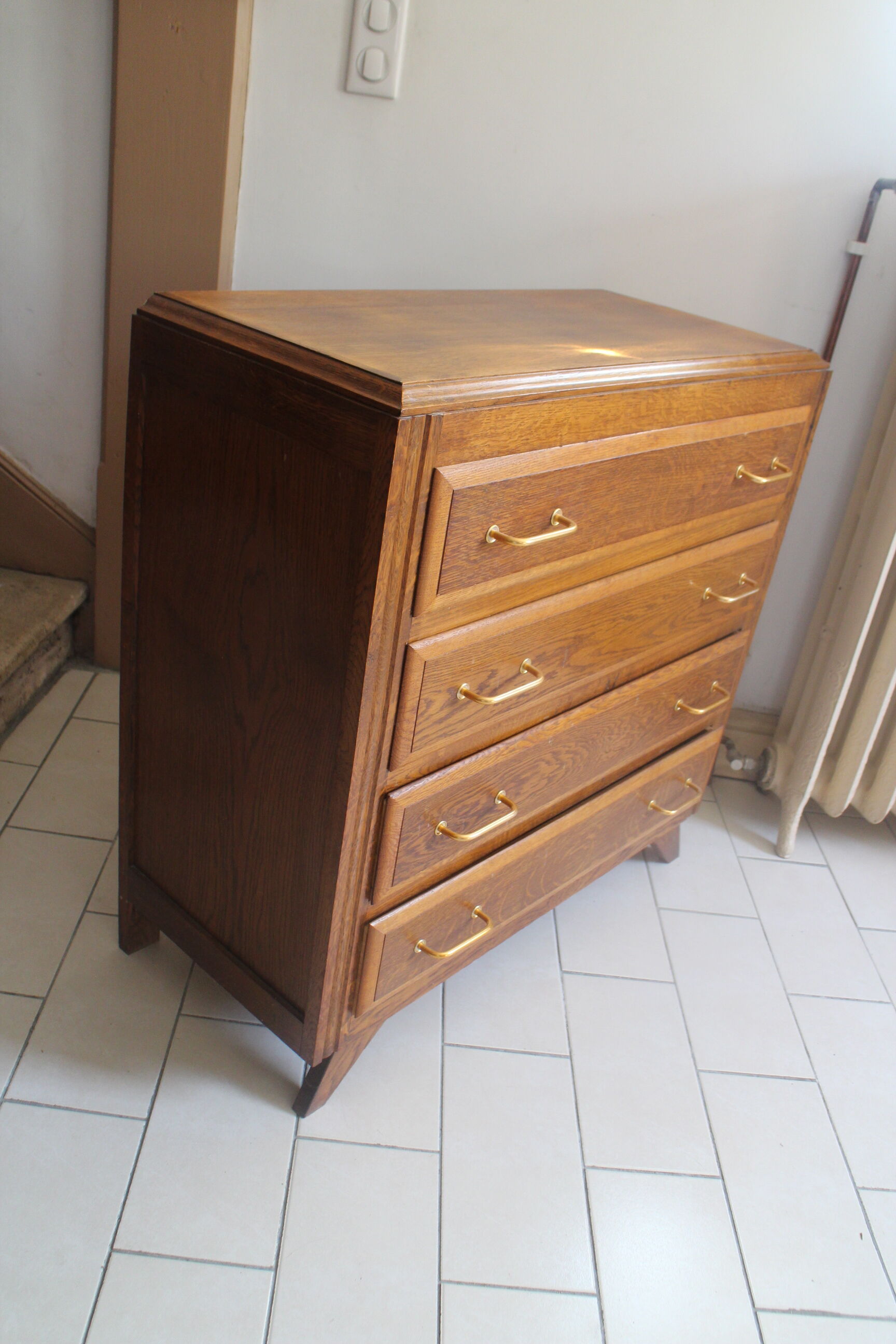 Chest of drawer compass feet