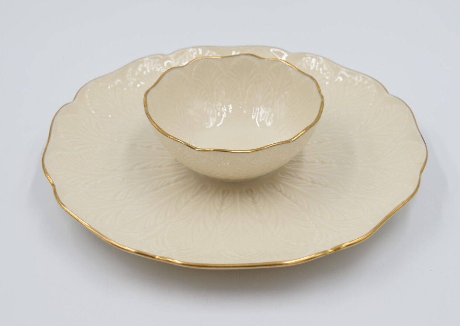 Vintage porcelain dish Lenox USA aperitif or entremets leaves in slight relief