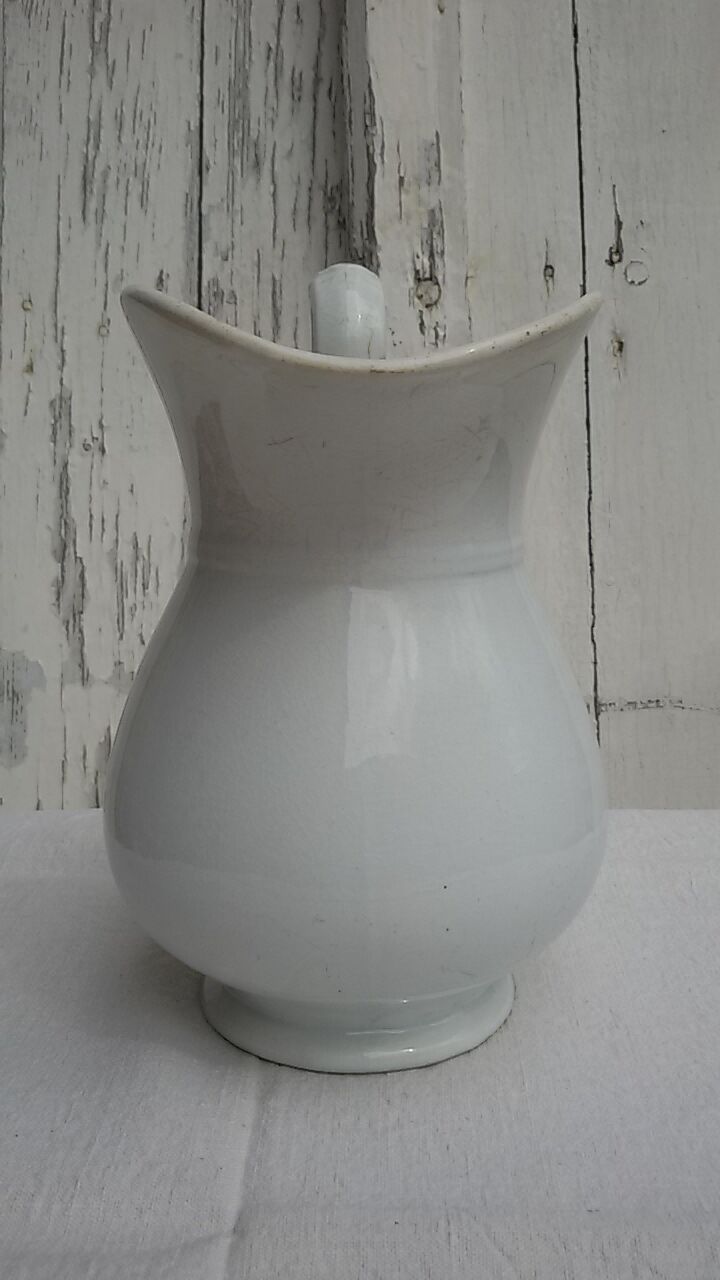 White earthenware pitcher Lunéville XIX