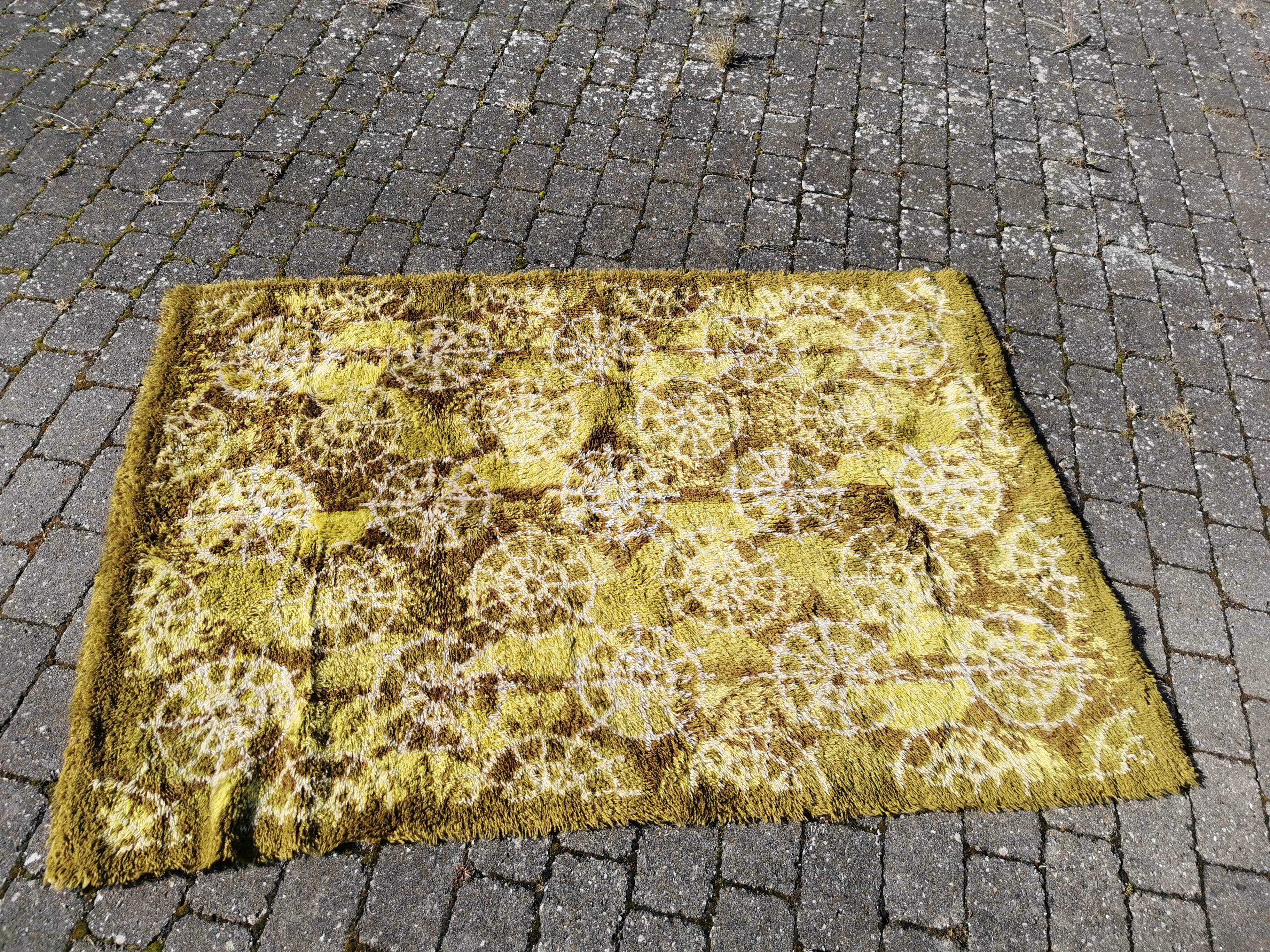 Swedish wool rya rug. Estimated from the 1970-80s.