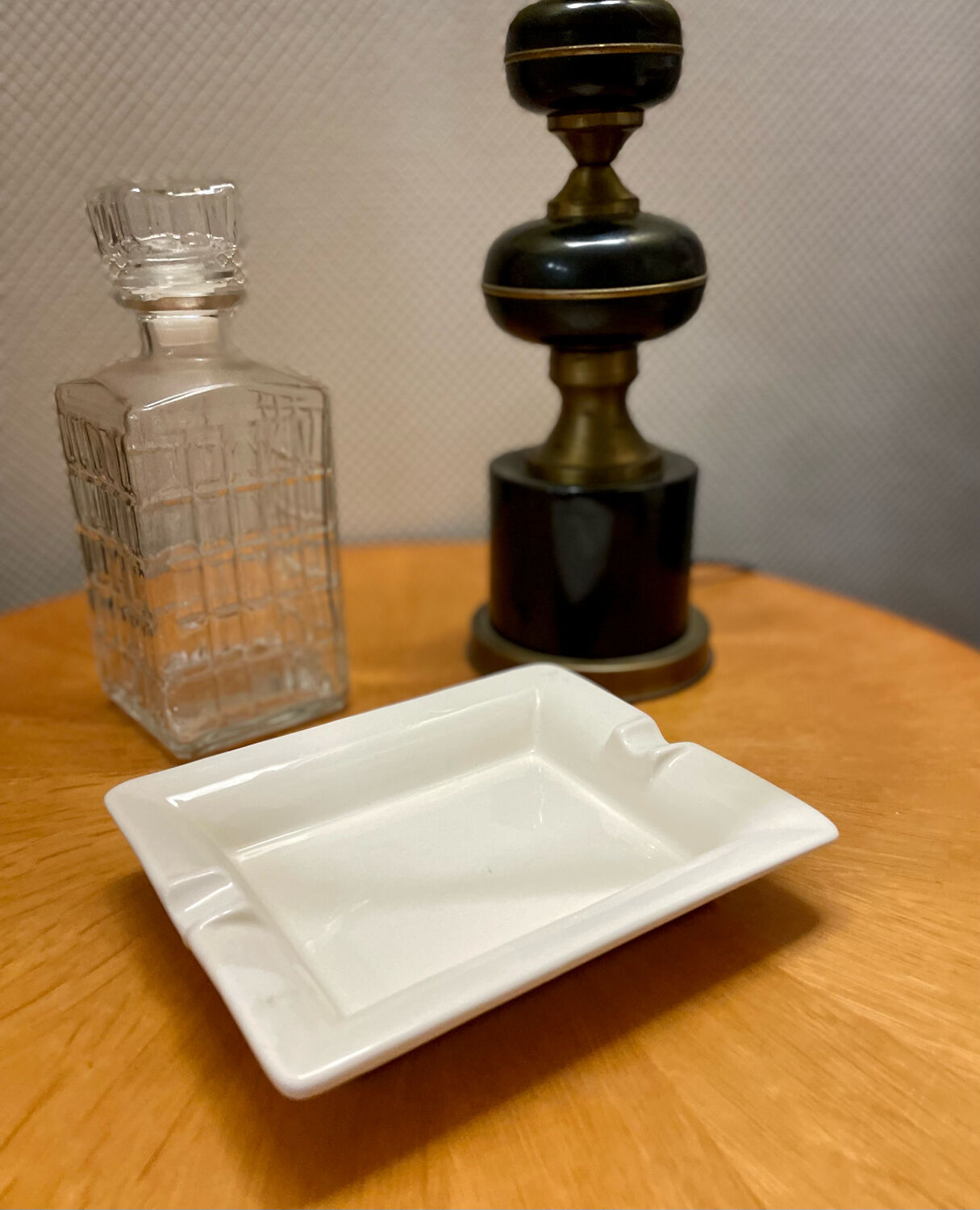 Cendrier en céramique blanc