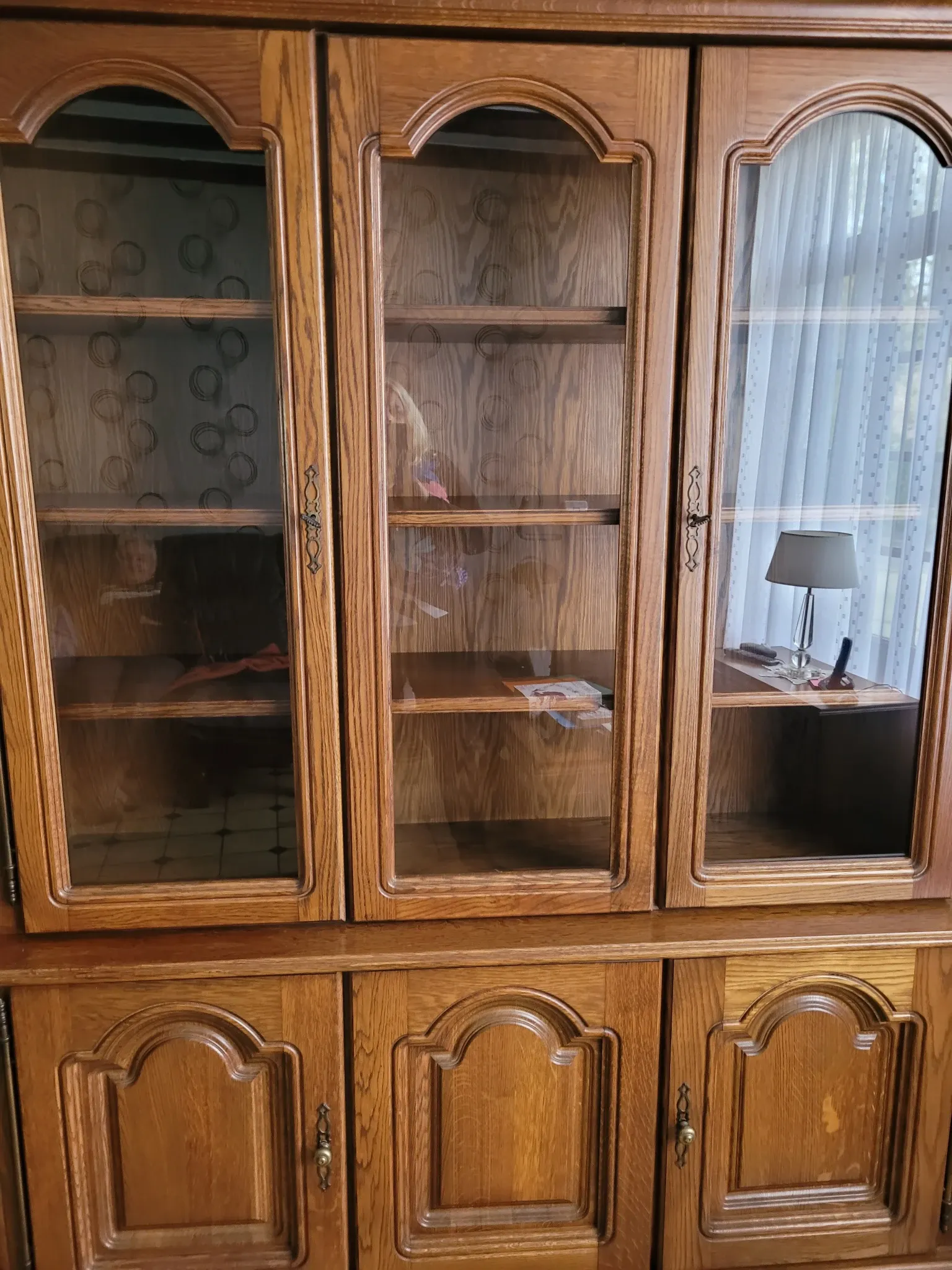 Bibliothèque en chêne massif 2 corps (vitrine + bas) - Très bon état