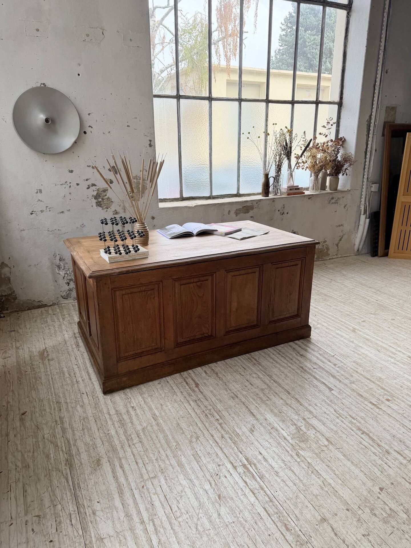 Counter or desk in oak from the 1950s.