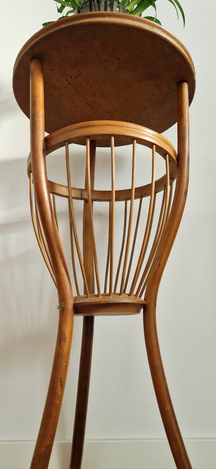 Rattan worker pedestal table from the 1950s