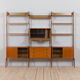 Armoire de barre murale indépendante scandinave Ergo et 3 armoires et avec 7 étagères, par John
