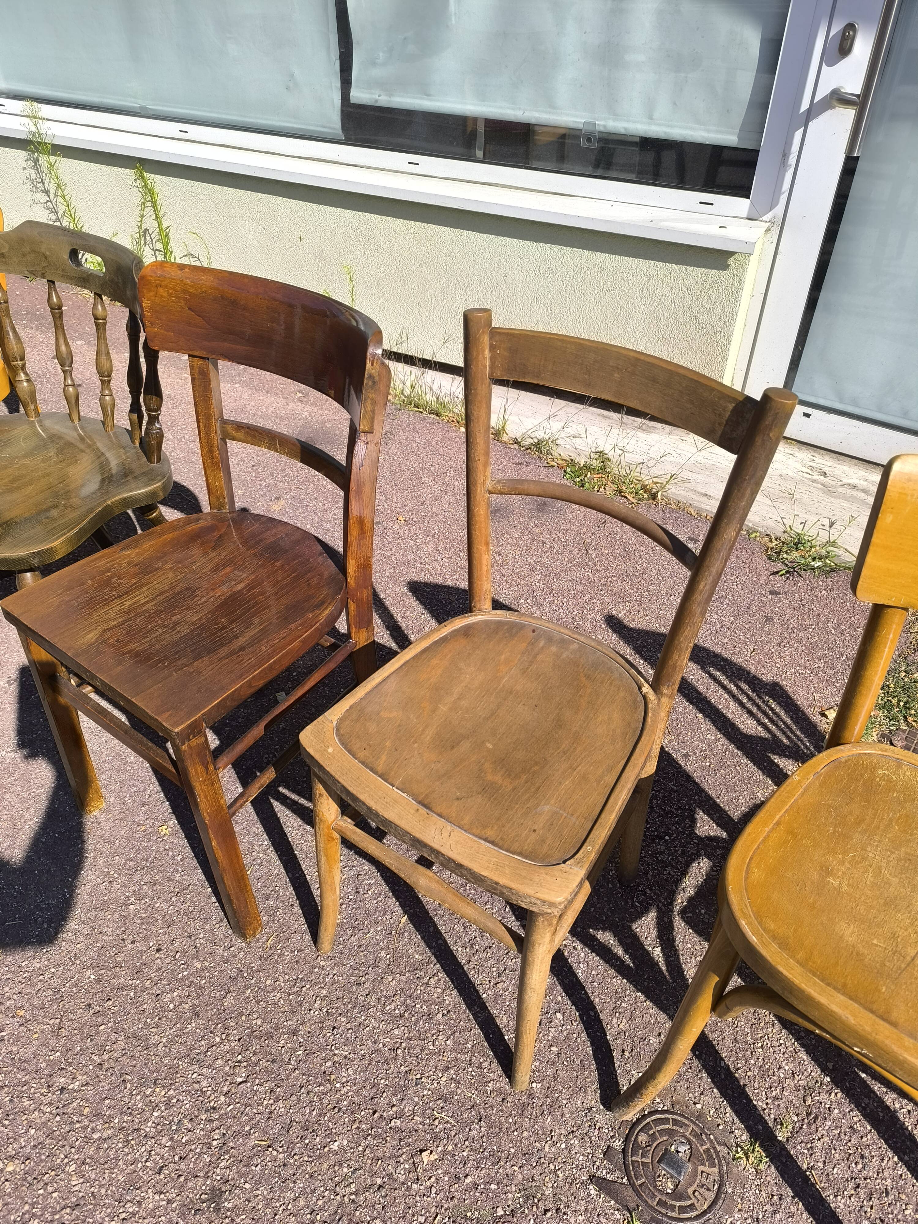 Lot de 6 chaises de bistrot dépareillées bois