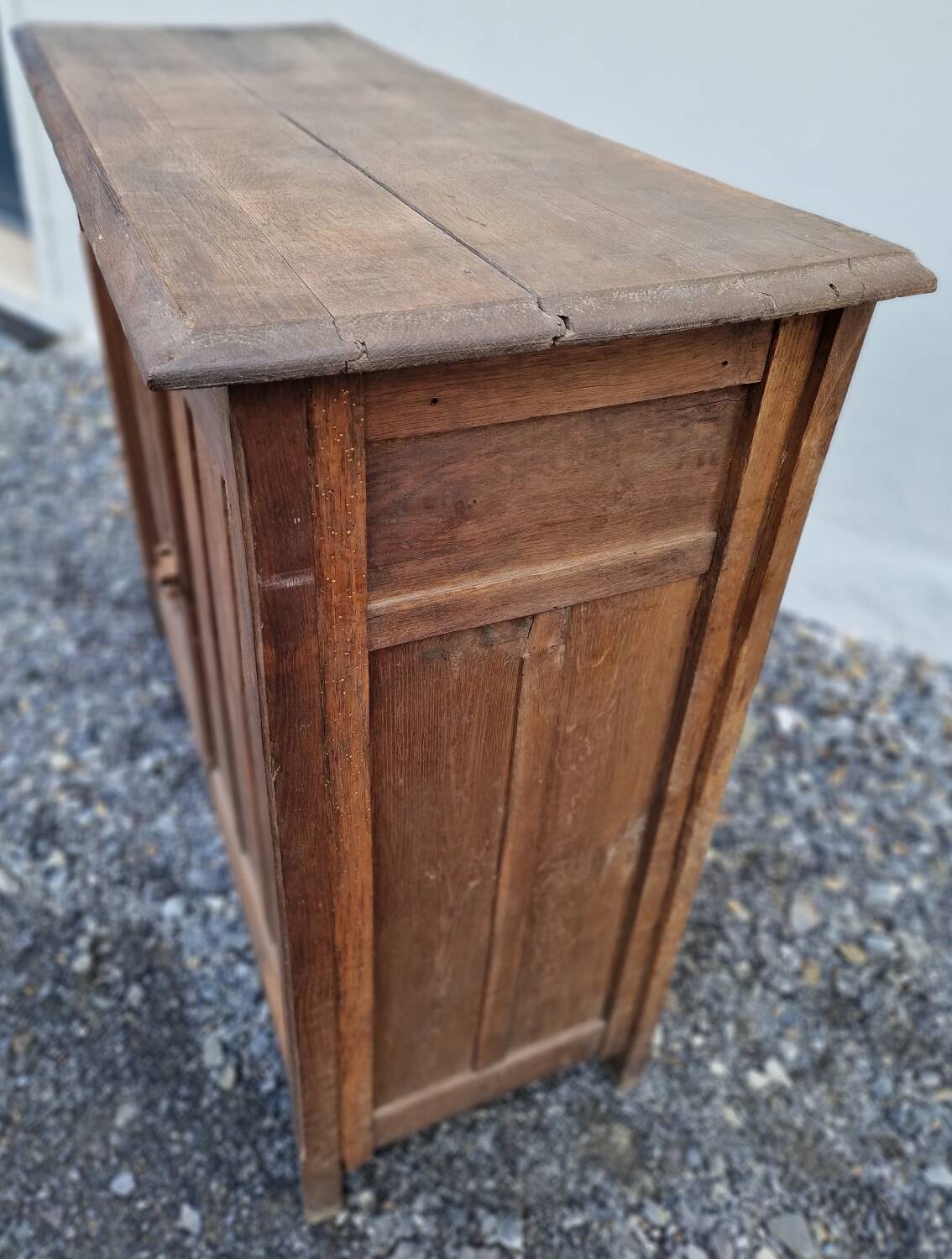 Buffet parisien ancien à 2 portes et 2 tiroirs