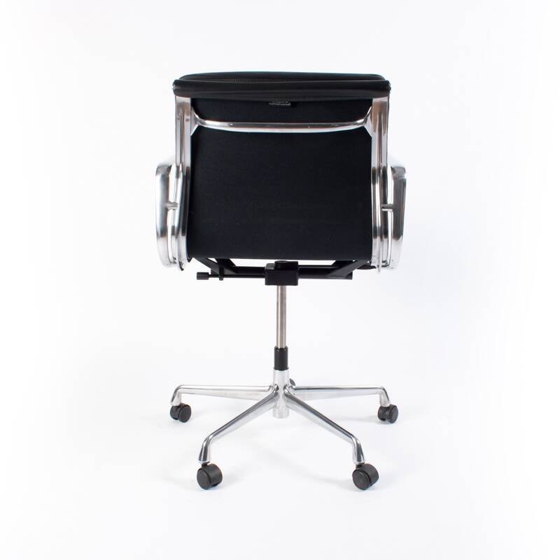 Charles & Ray Eames EA217 Office Chair in Chrome and Black leather, Vitra