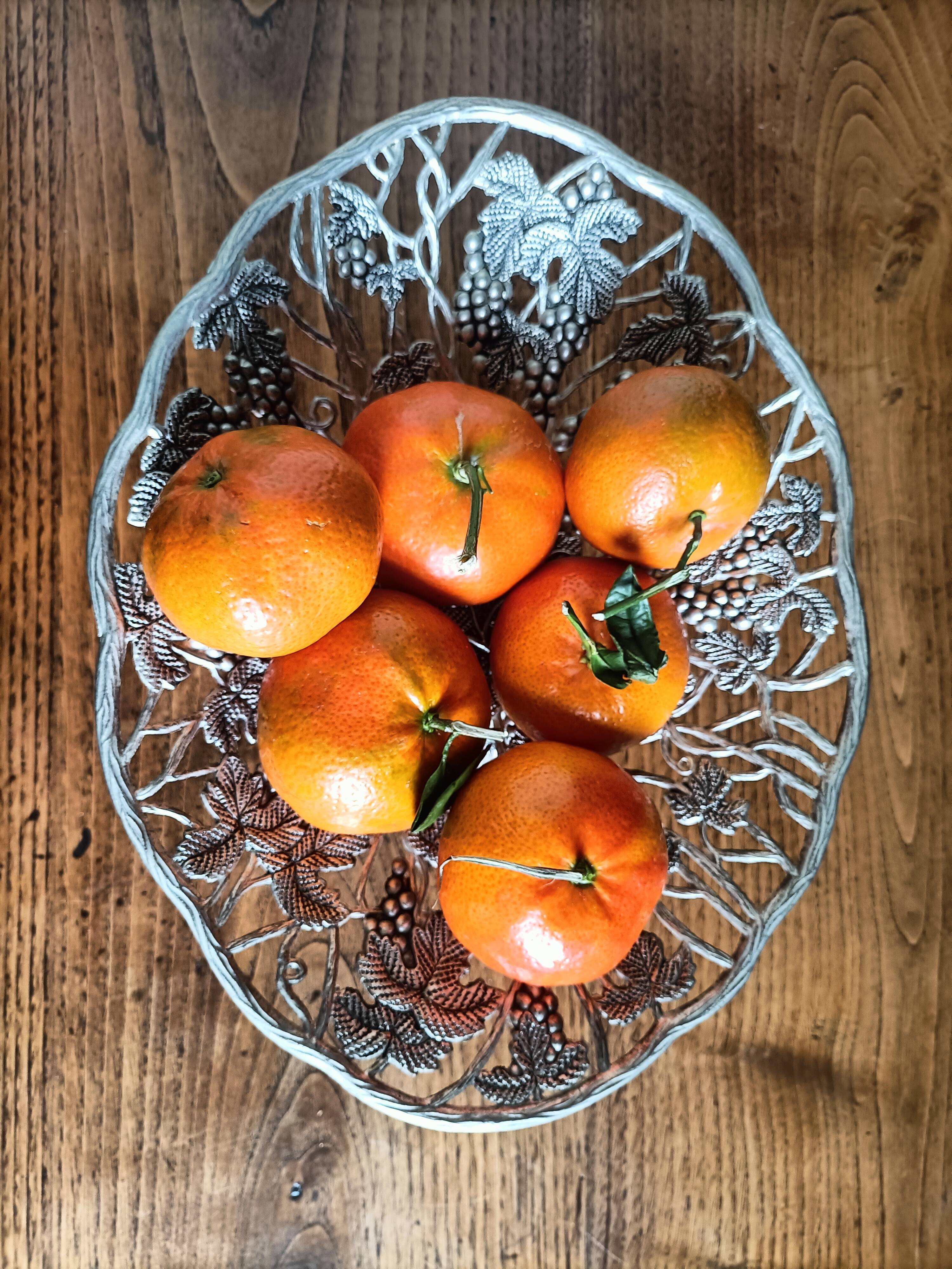 Silver-plated fruit bowl with foot