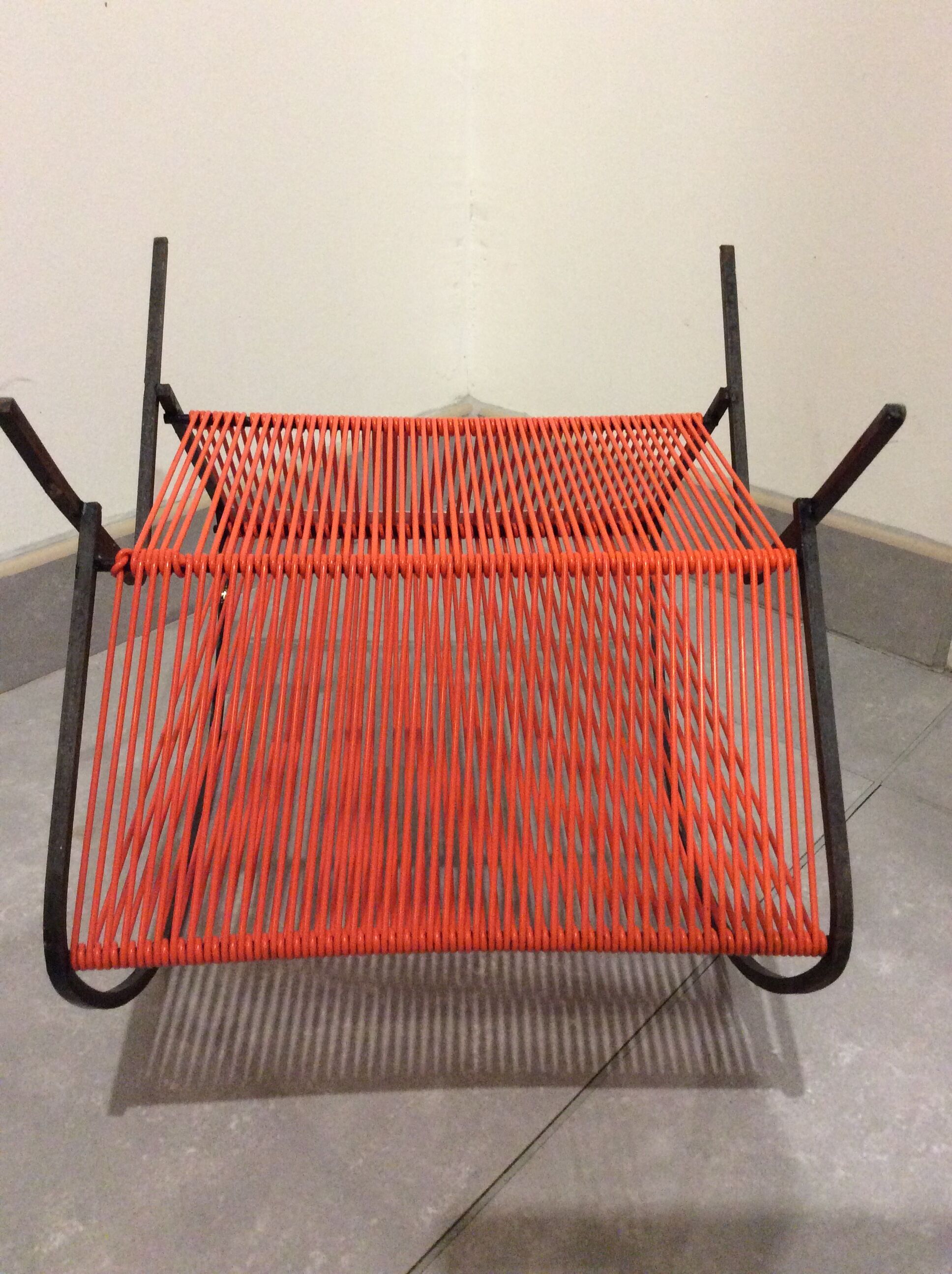Range vinyls in orange scoubidou from the 50s 60s