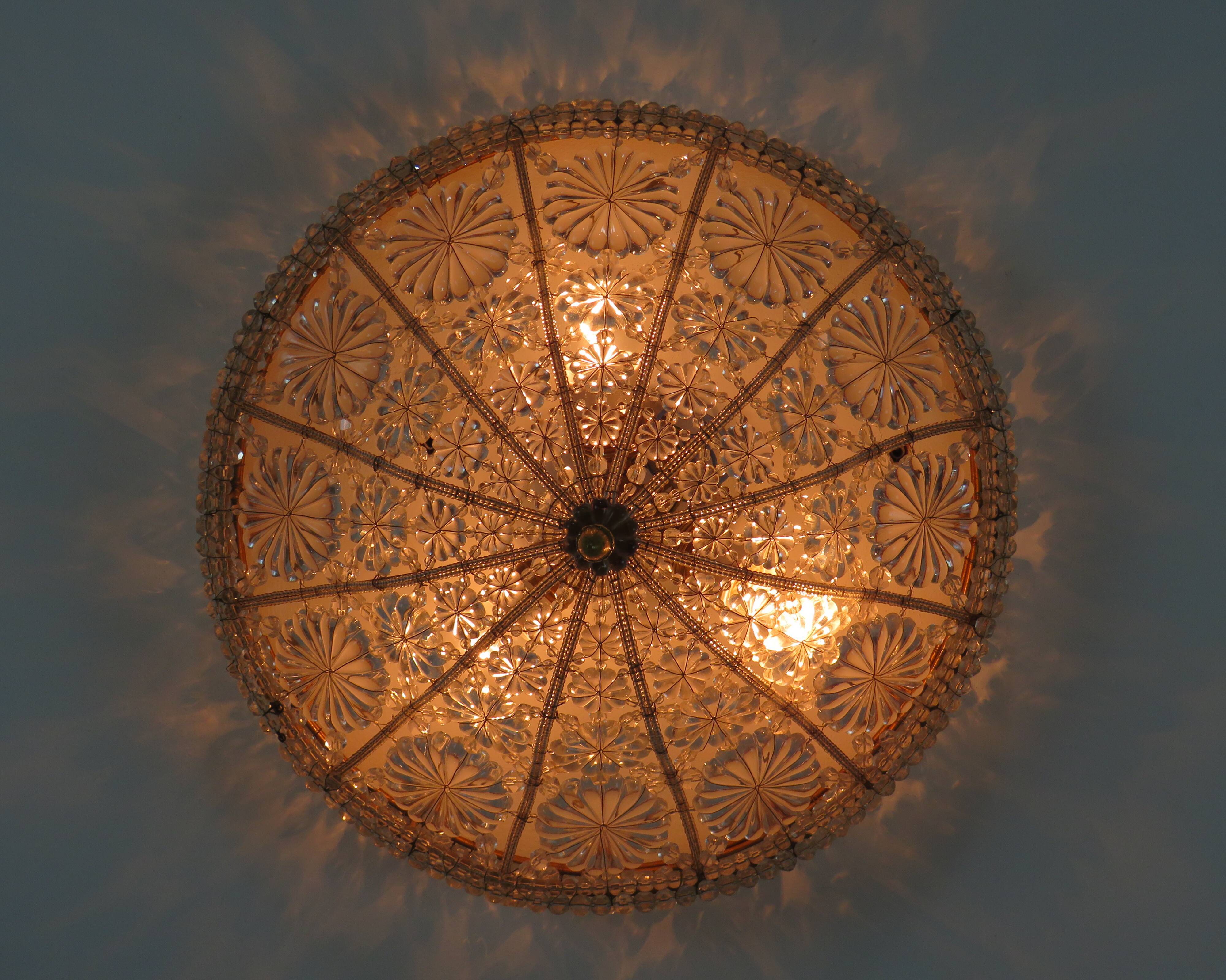Murano's 1950s ceiling light